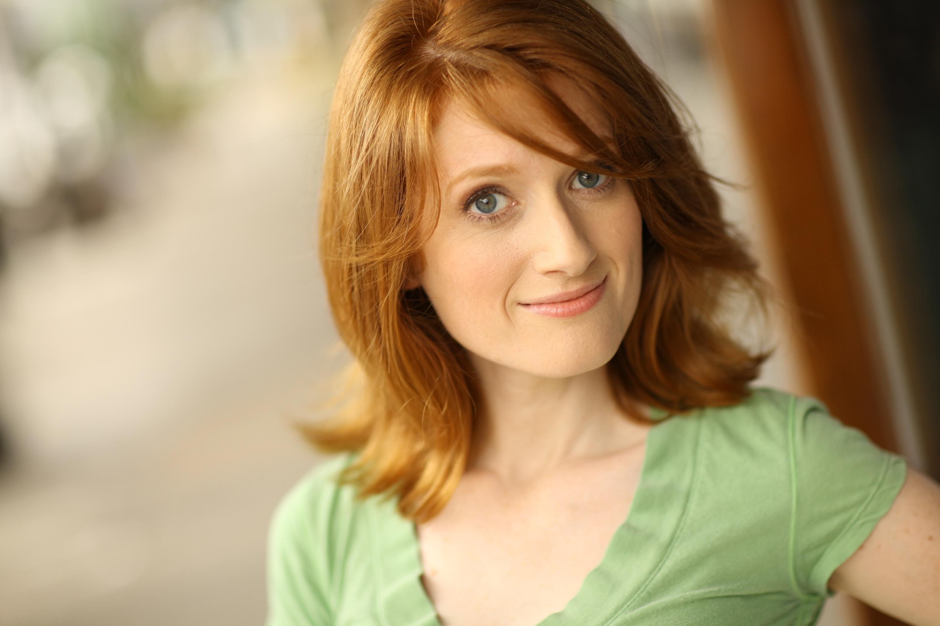 actor Katherine McClain large photo