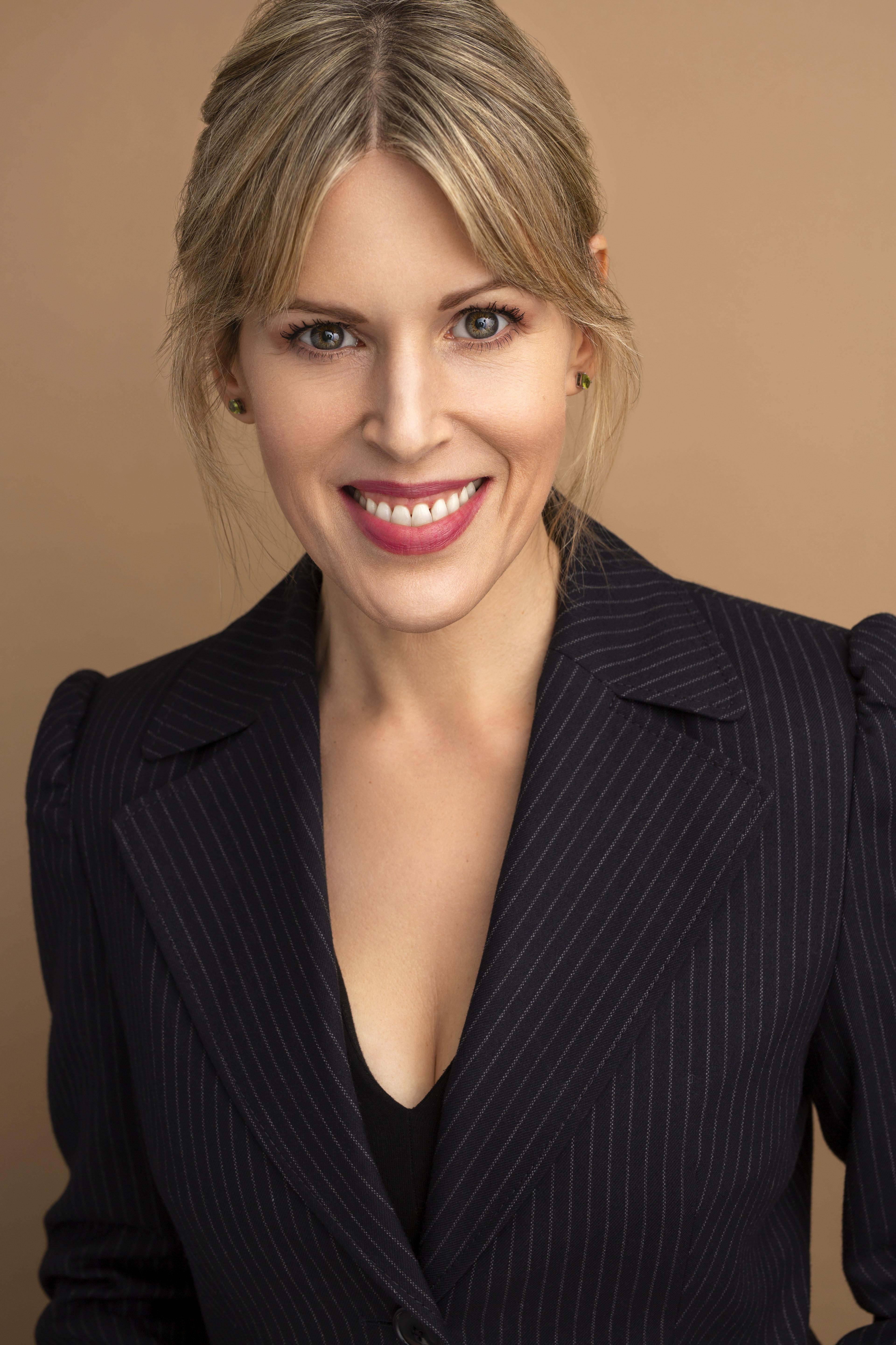 actor Sarah Johns large photo