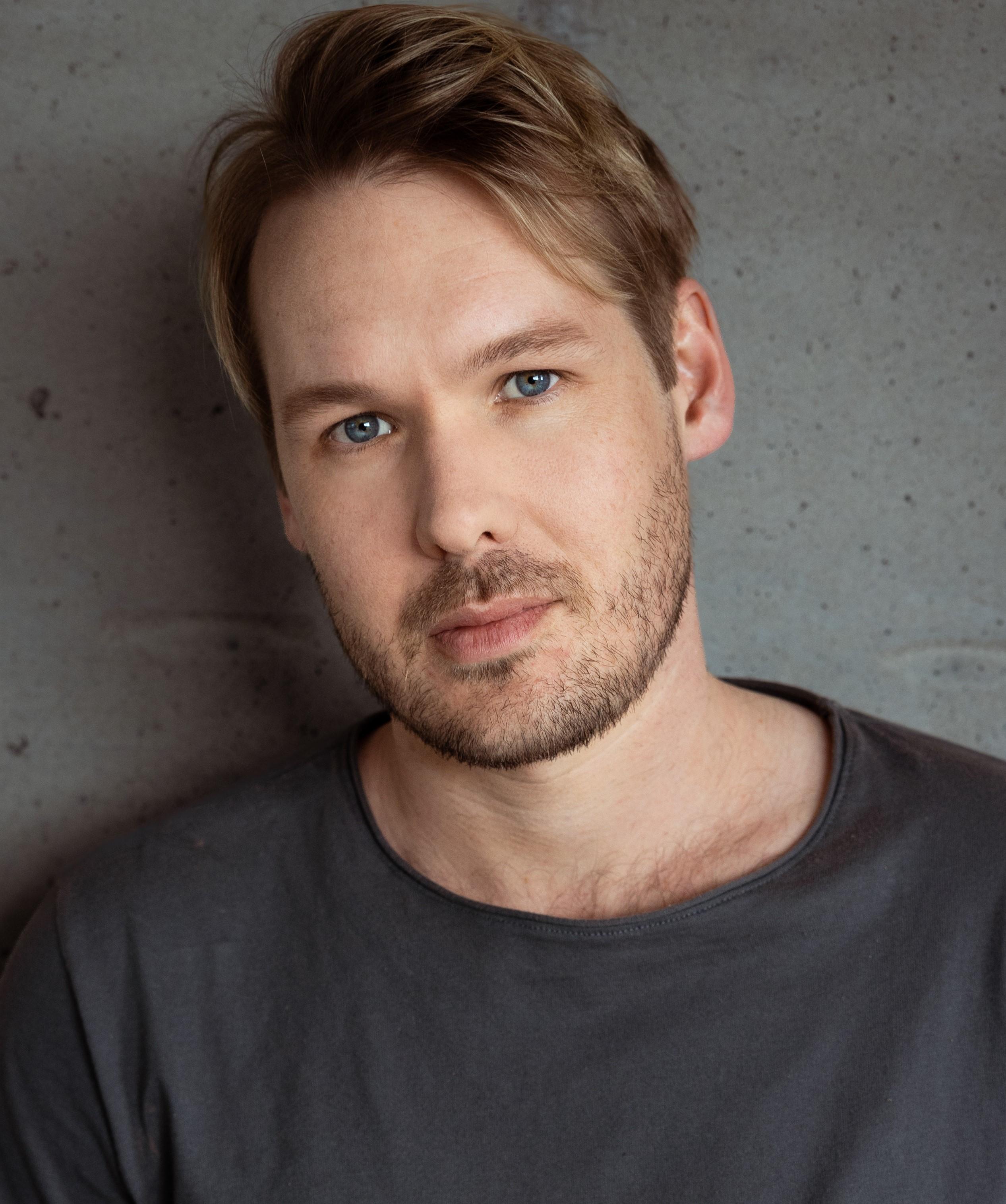 actor Alex Williams large photo