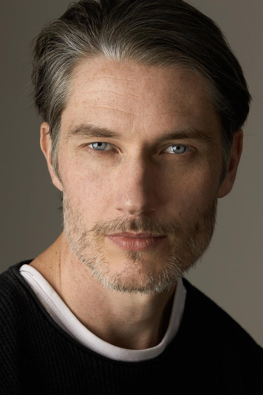 actor Adam Forster large photo