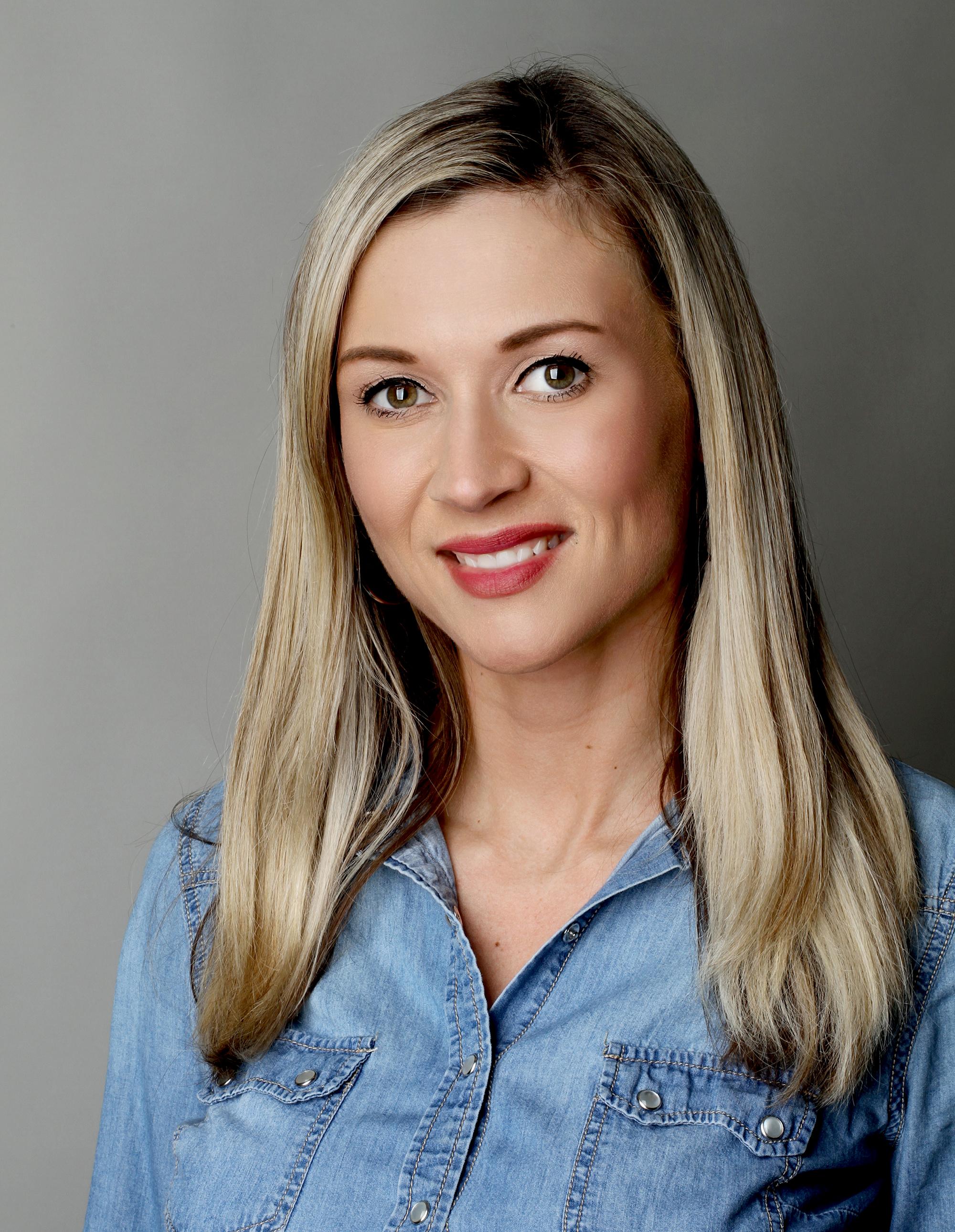 actor Courtney Mathews large photo