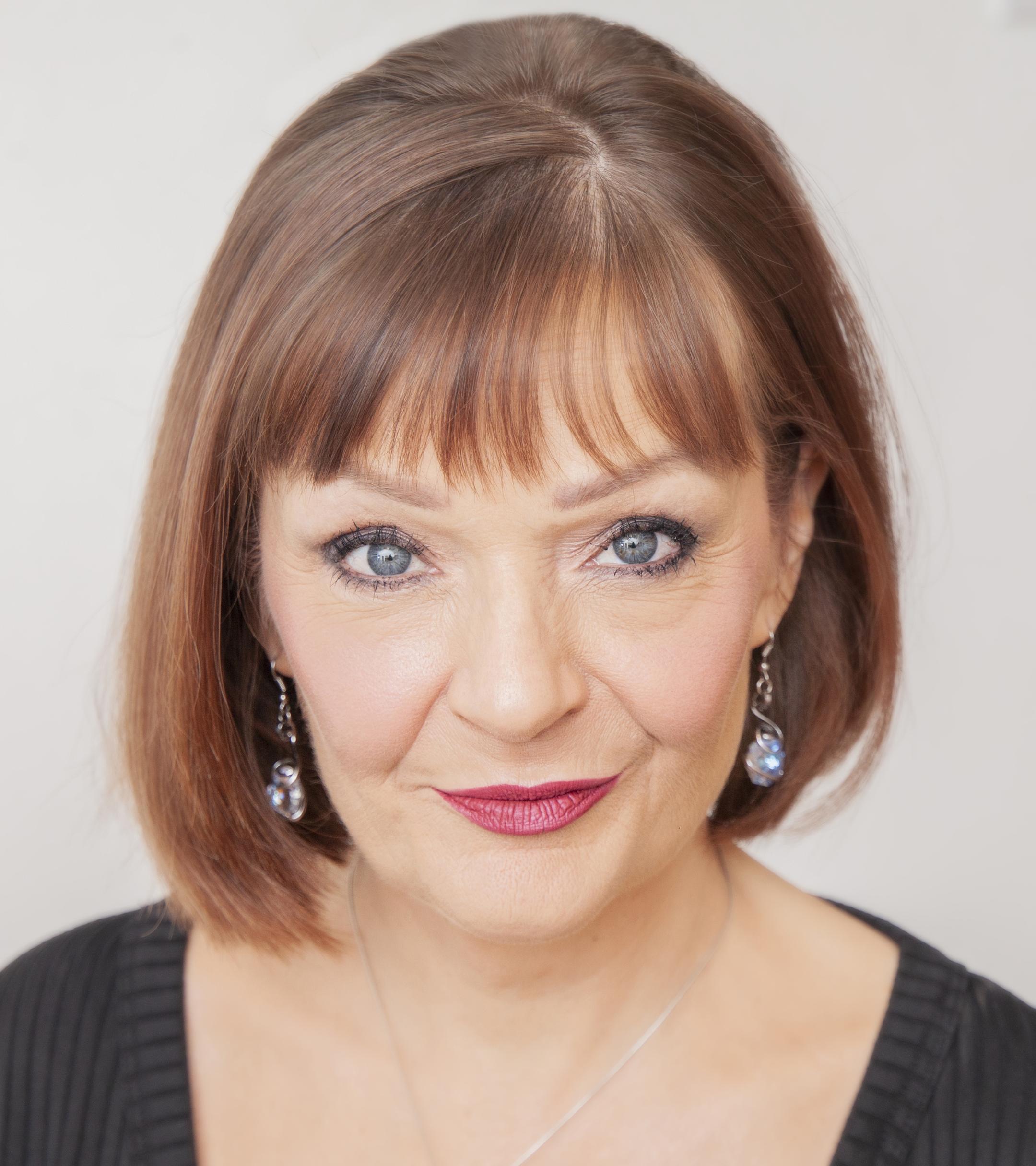 actor Debbie Tarrier large photo