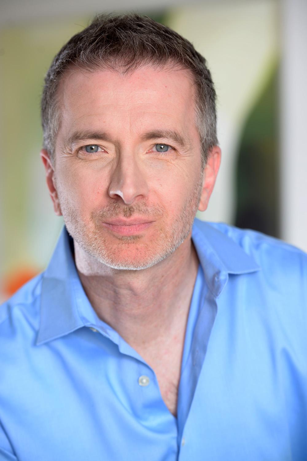 actor Tom McLaren large photo