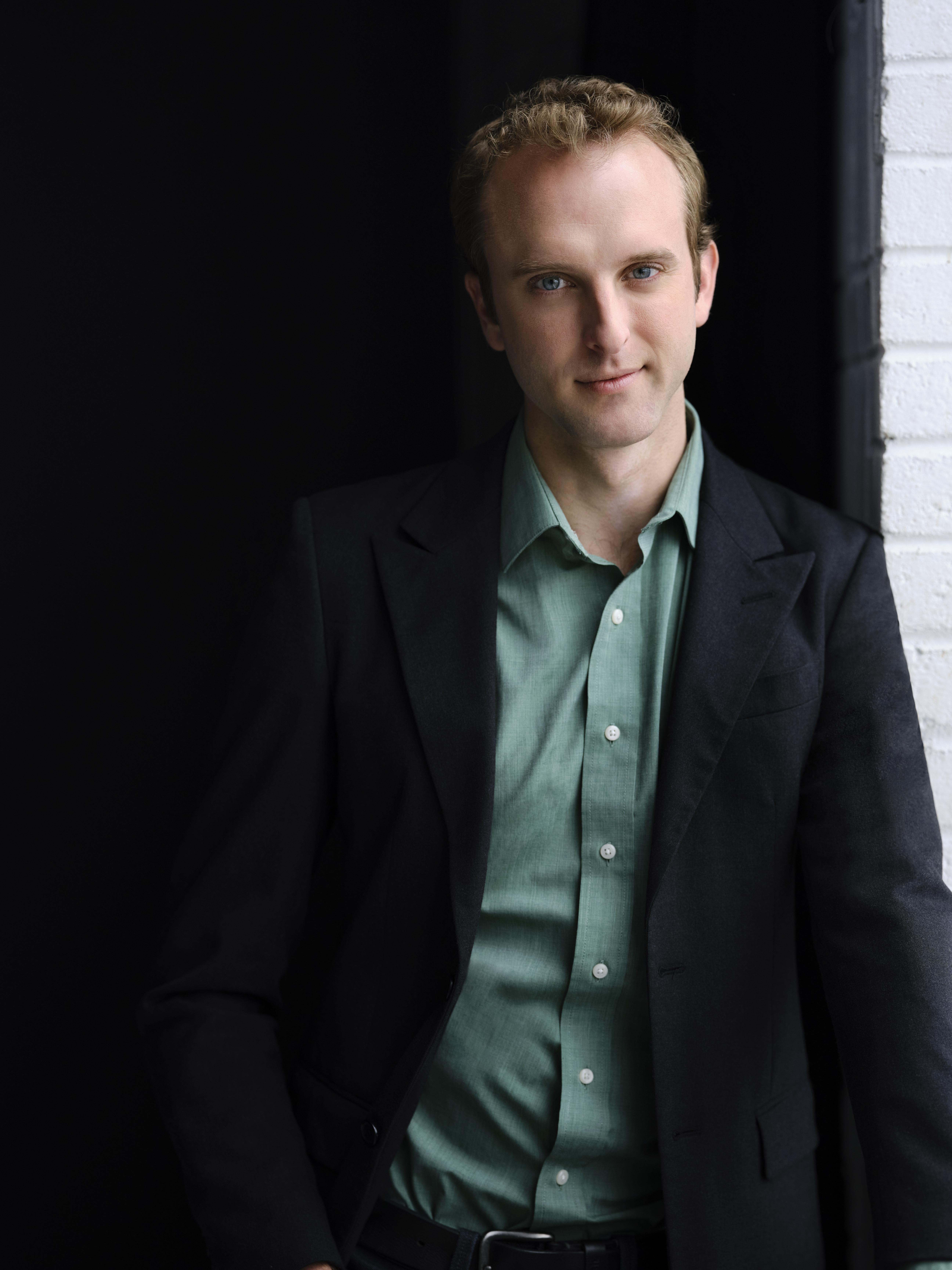 actor Alex Gravenstein large photo