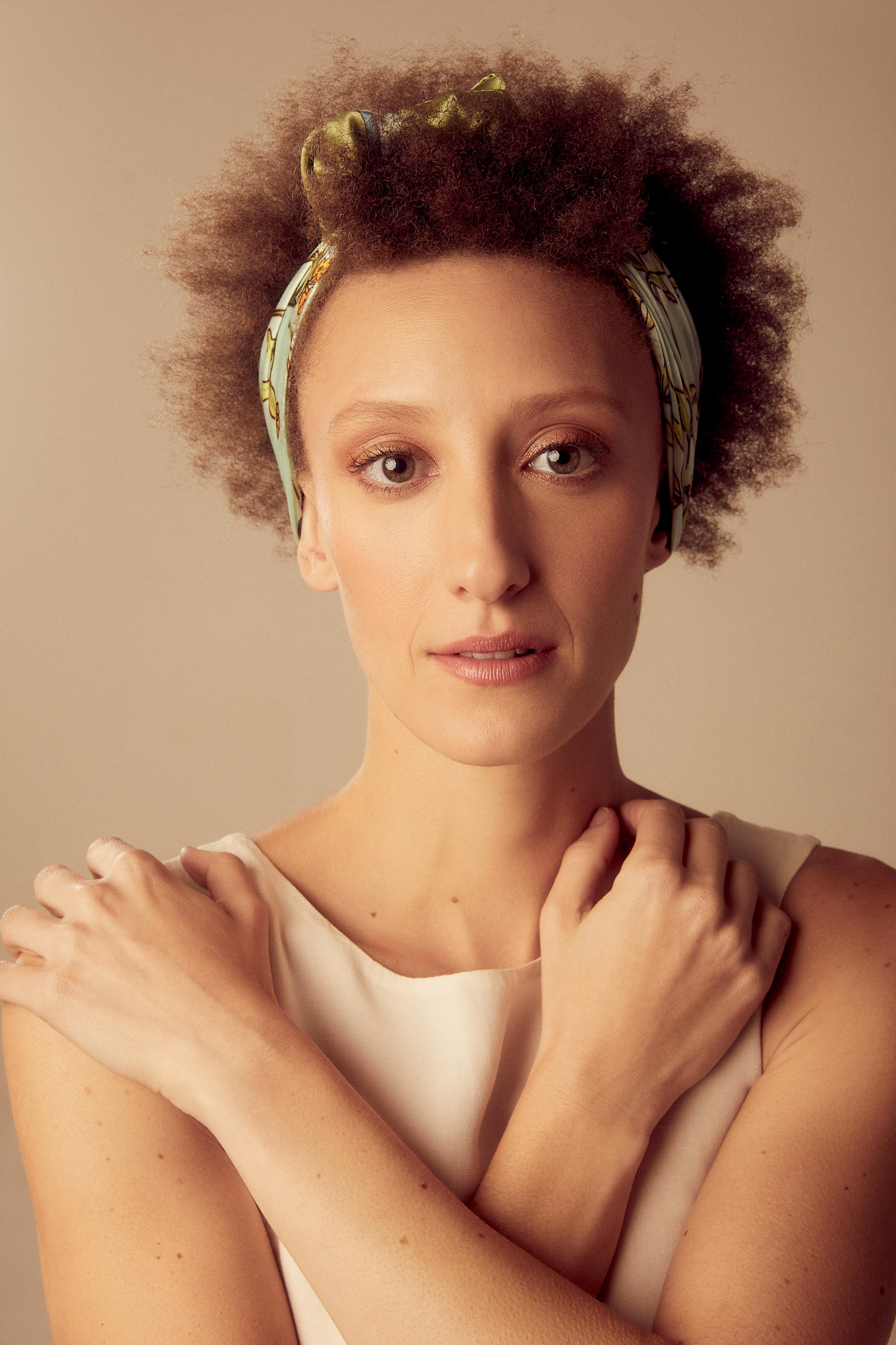 actor Maya Eshet large photo