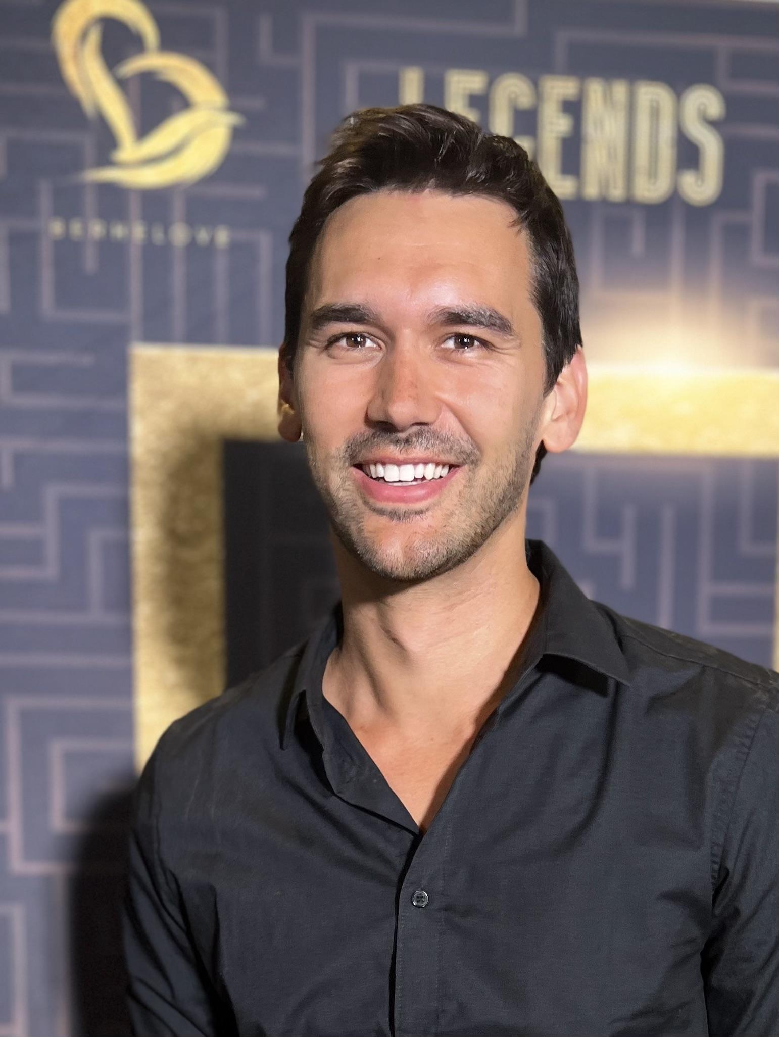 actor Joey Heyworth large photo