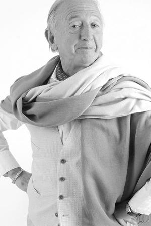 actor Stuart Hopps large photo