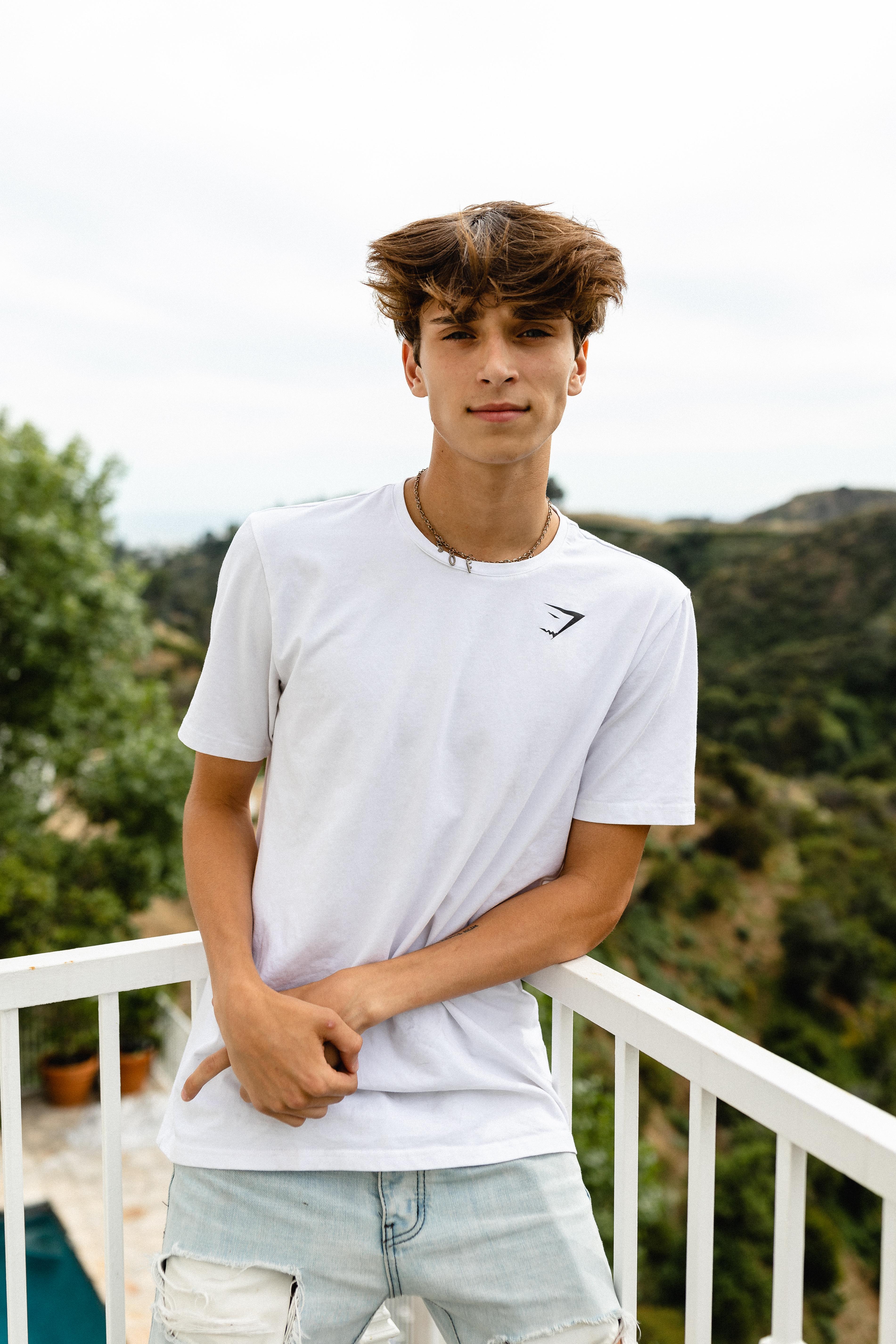 actor Josh Richards large photo