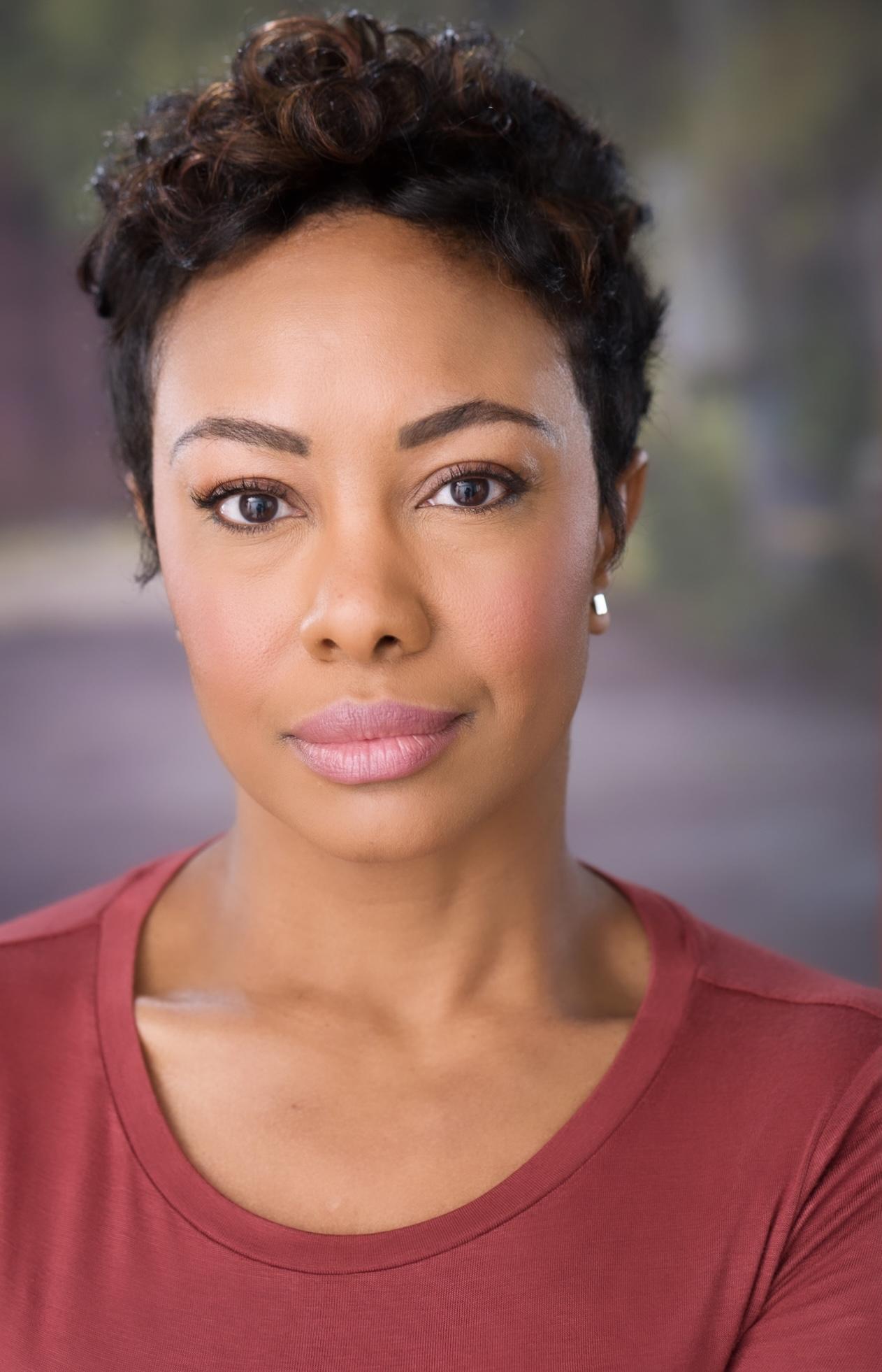 actor Angel Henson Smith large photo