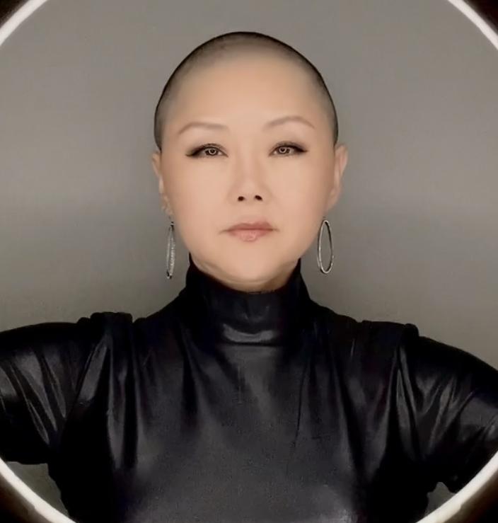 actor Esther Moon large photo