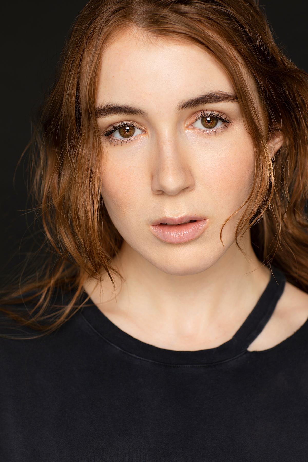 actor Sera Barbieri large photo