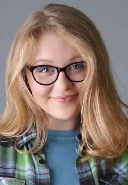 actor Cassie Brennan large photo