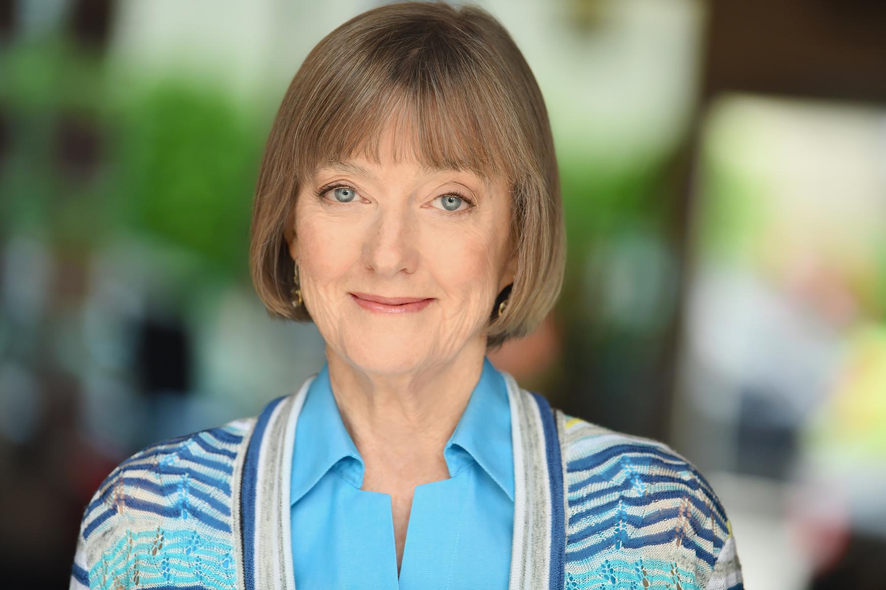 actor Lucy McMichael large photo