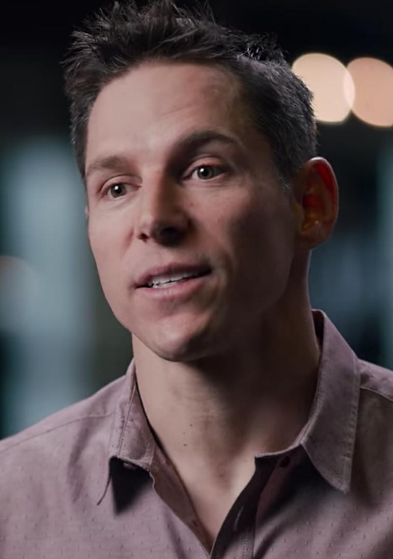 actor Alex Roetter large photo