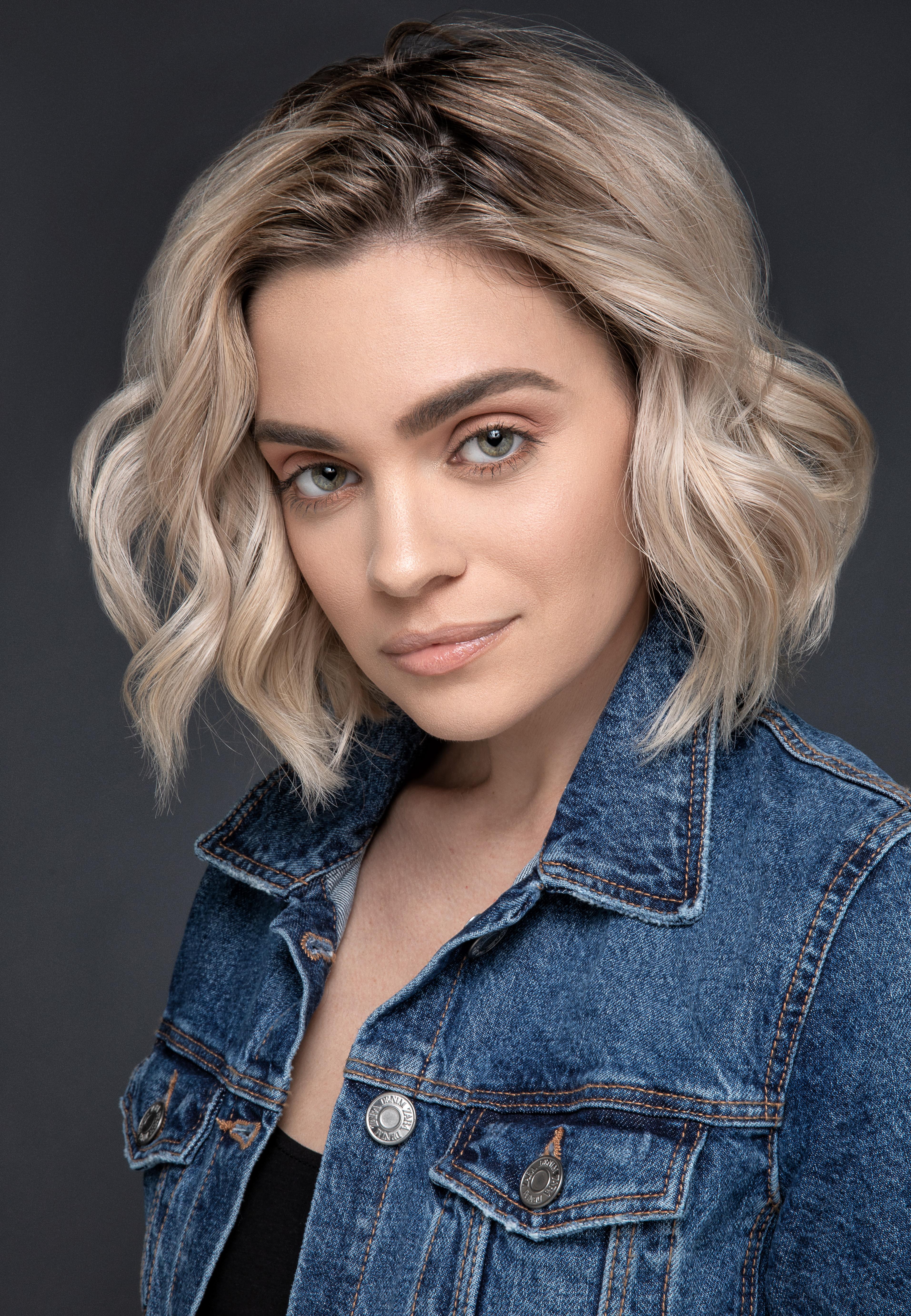 actor Andrea Zenovia large photo