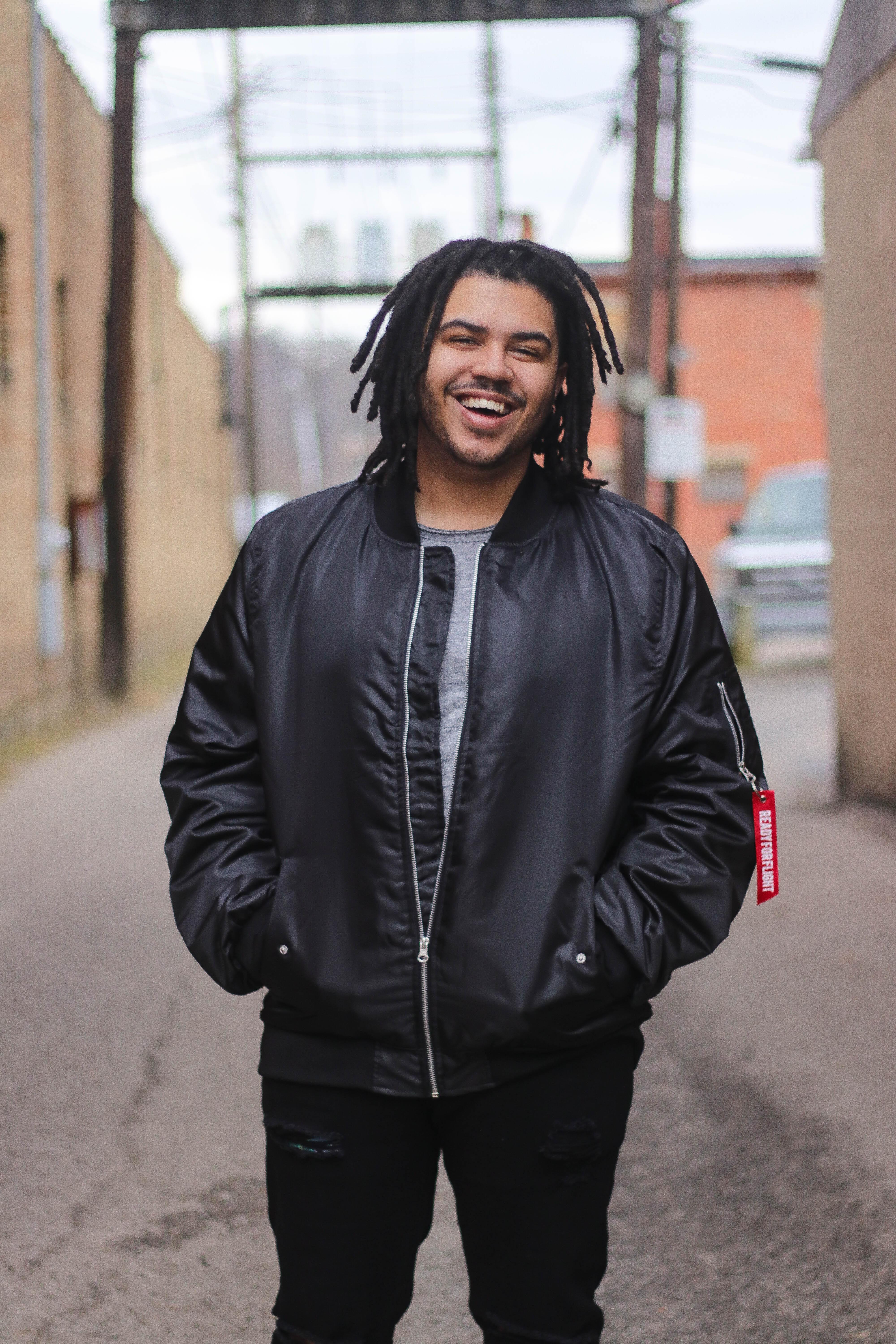 actor Larry Jones large photo