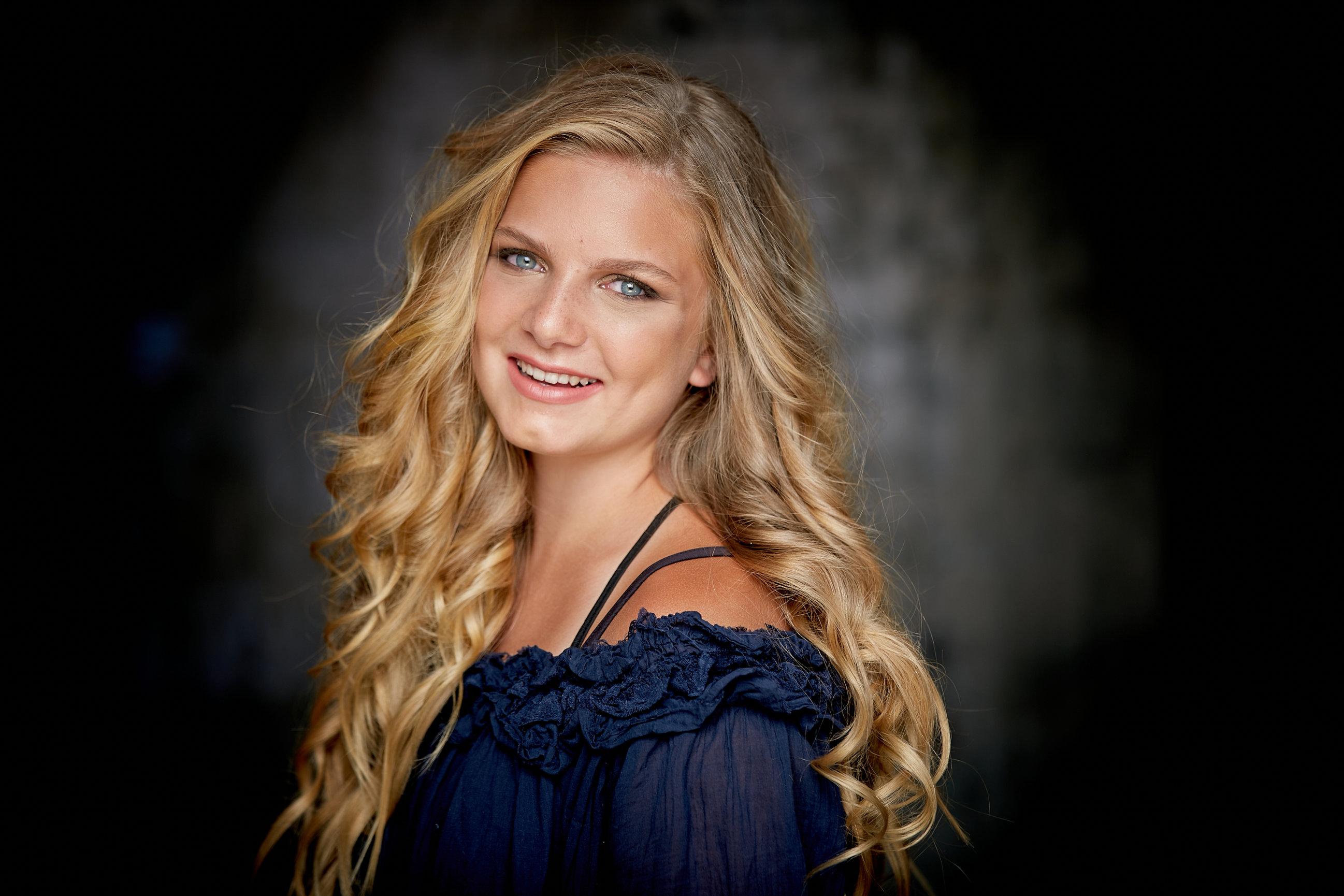 actor Cailan Laine large photo