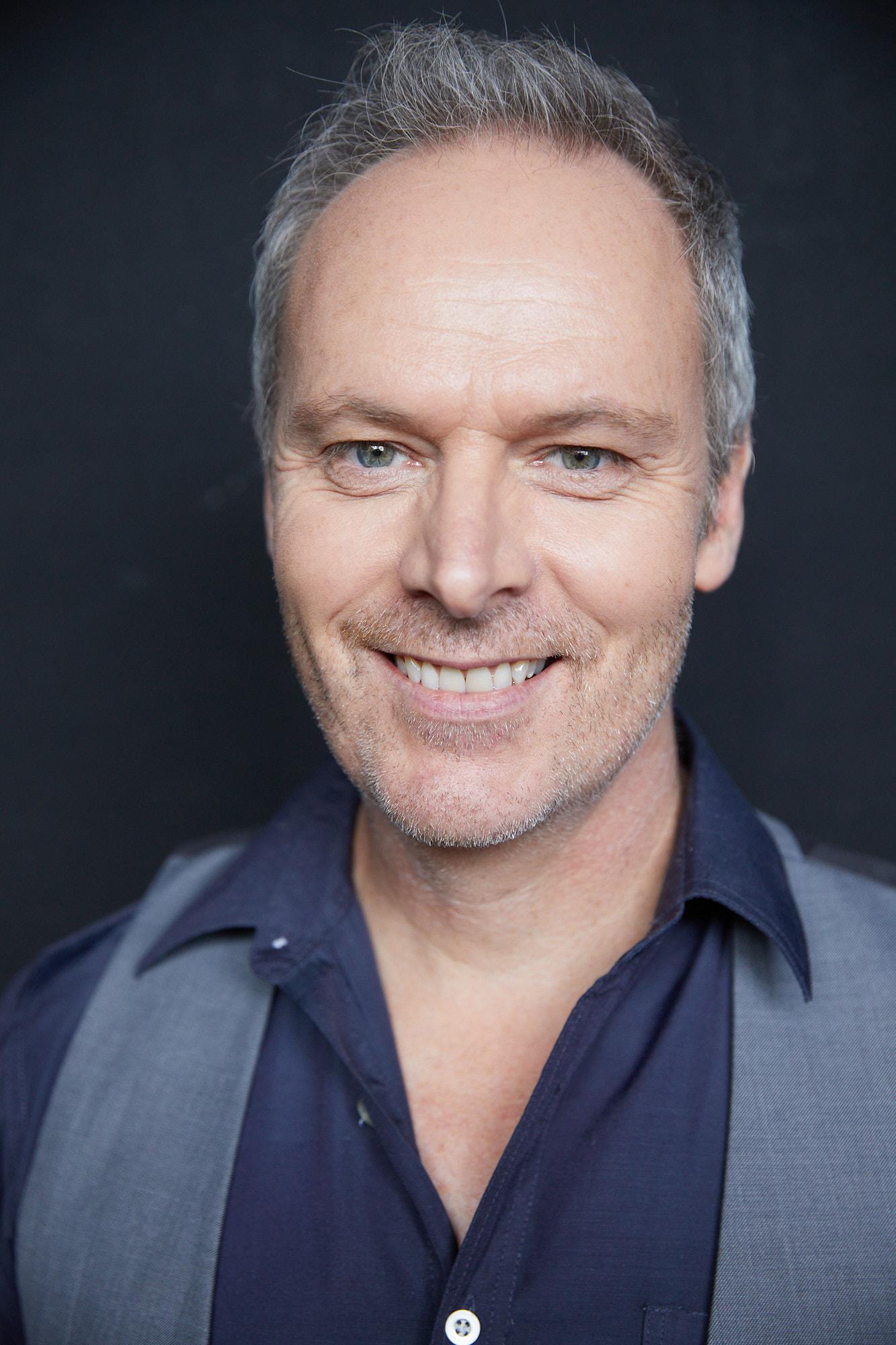 actor Gregory Caine large photo