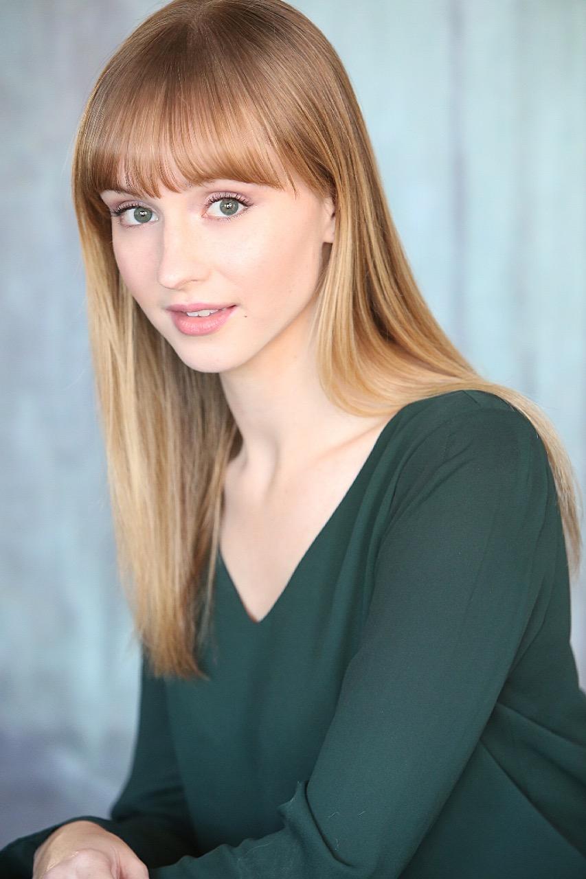 actor Anna Friedman large photo