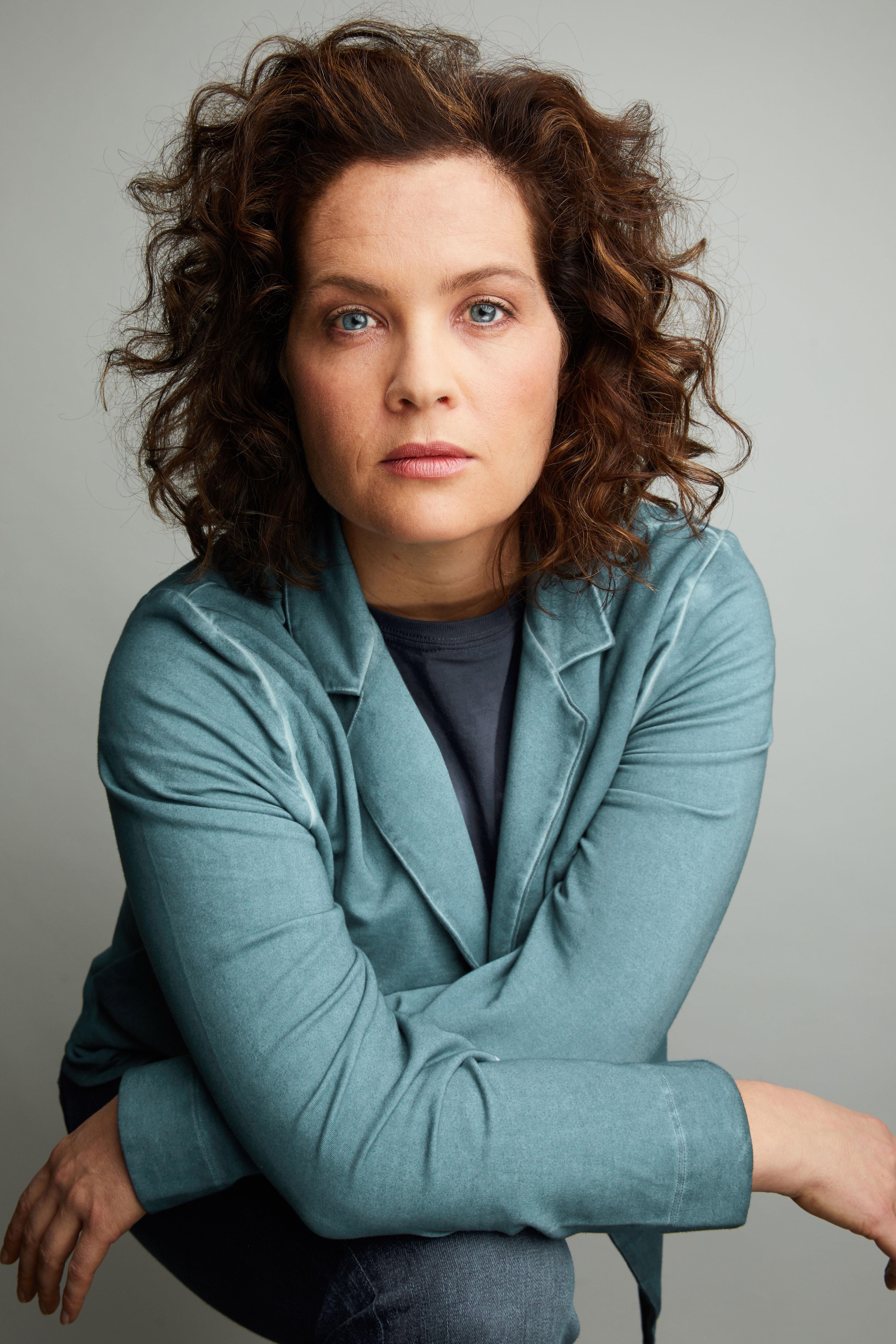 actor Ashley Erin Campbell large photo