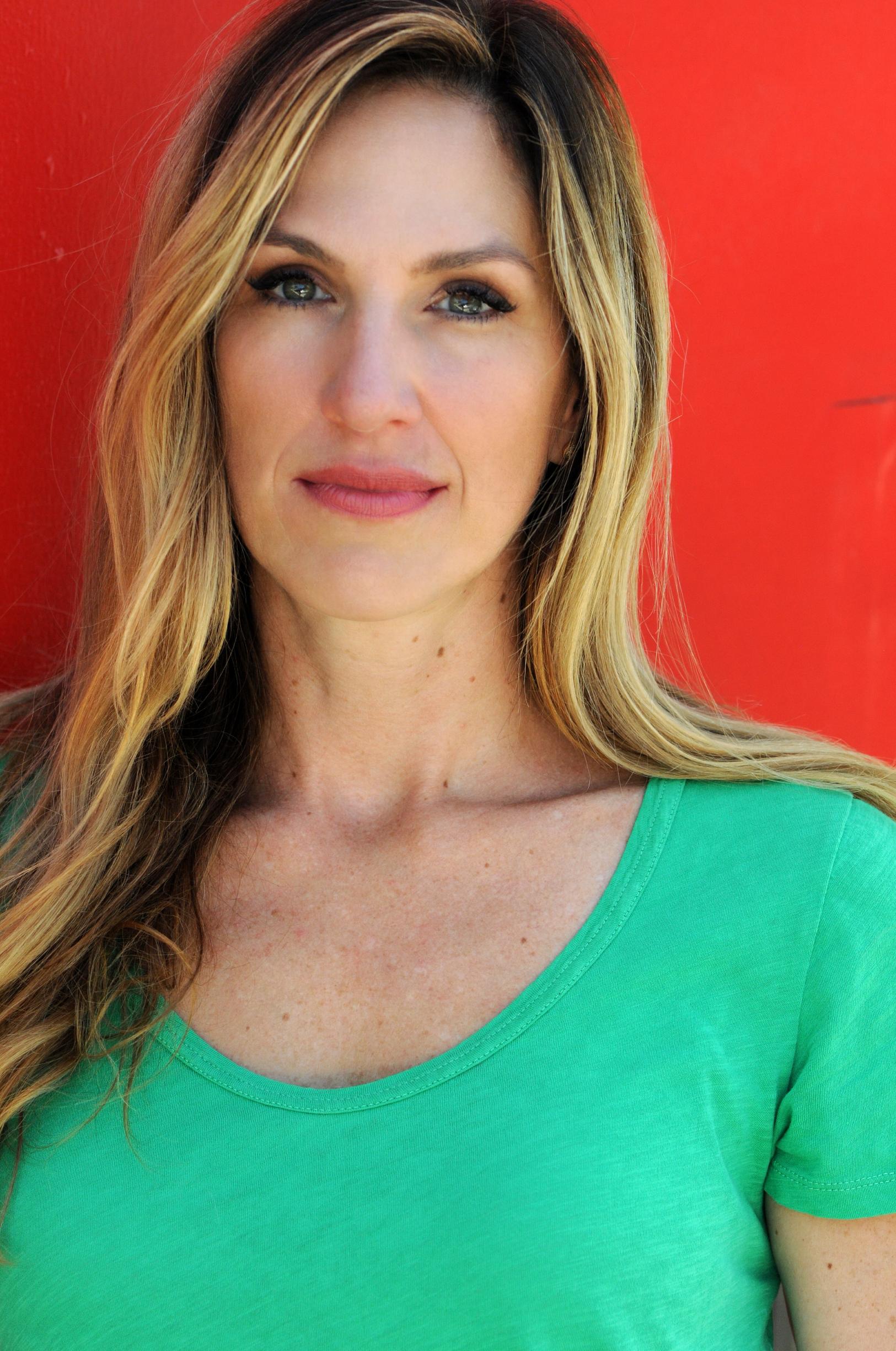 actor Mary Faulkner large photo