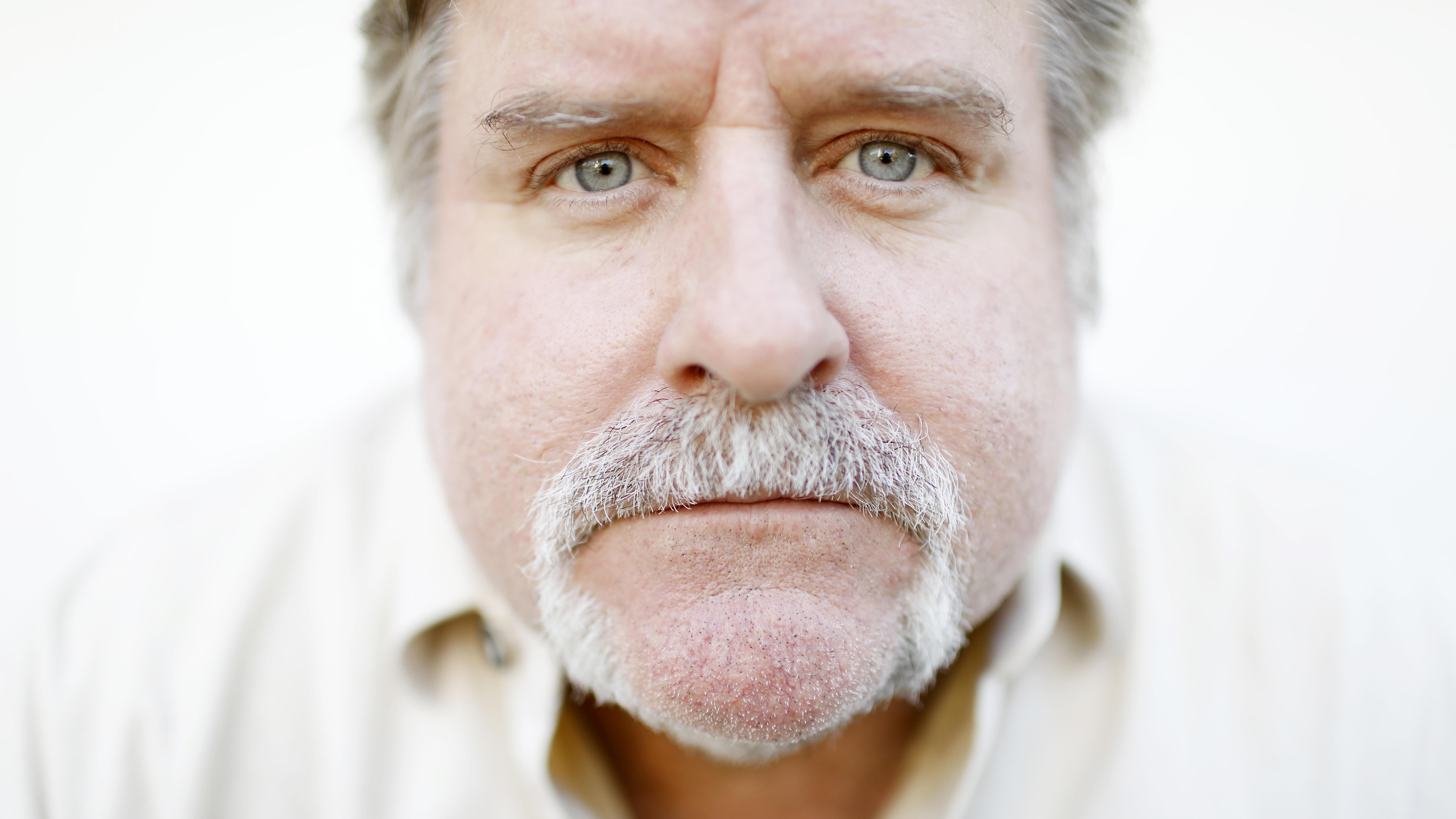 actor Linus Huffman large photo