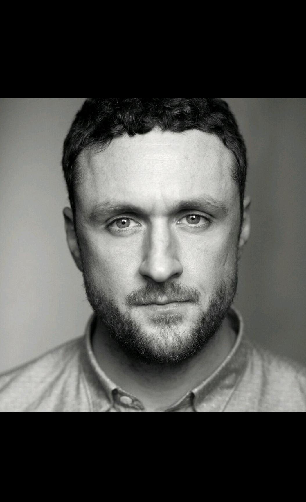 actor Joel Morris large photo