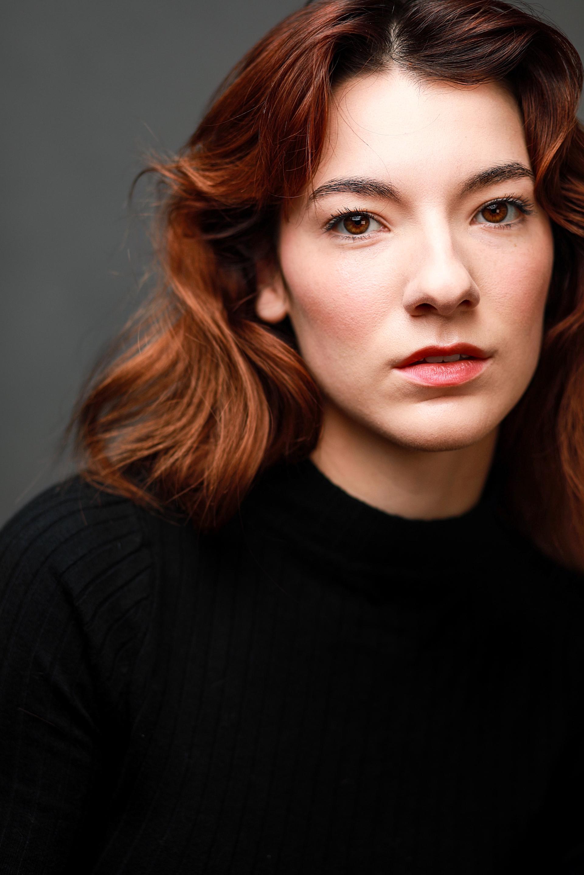 actor Nicole Souza large photo