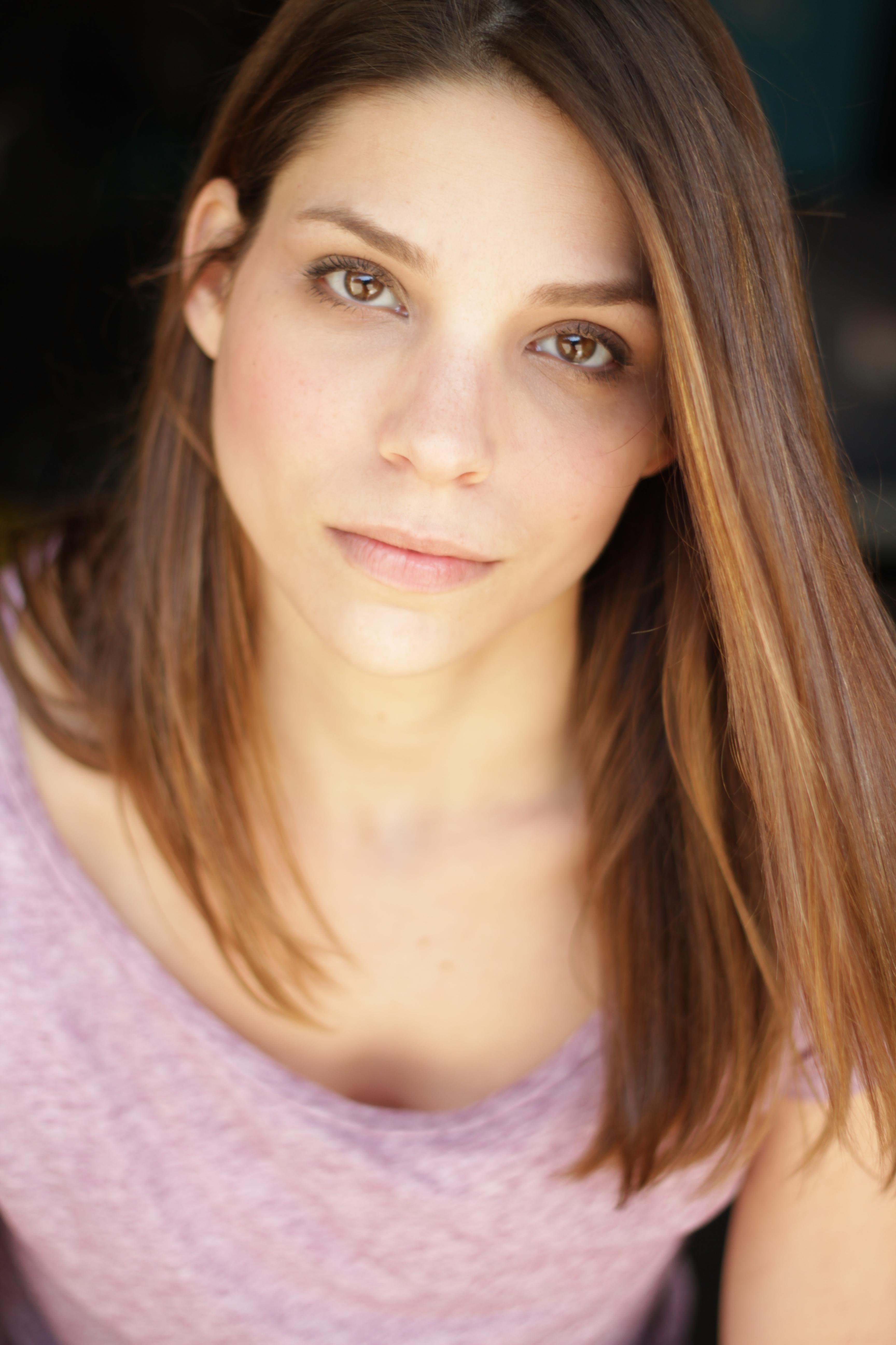 actor Erin Cipolletti large photo