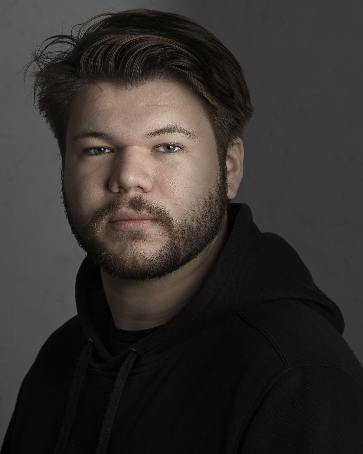 actor Cian Genaro large photo