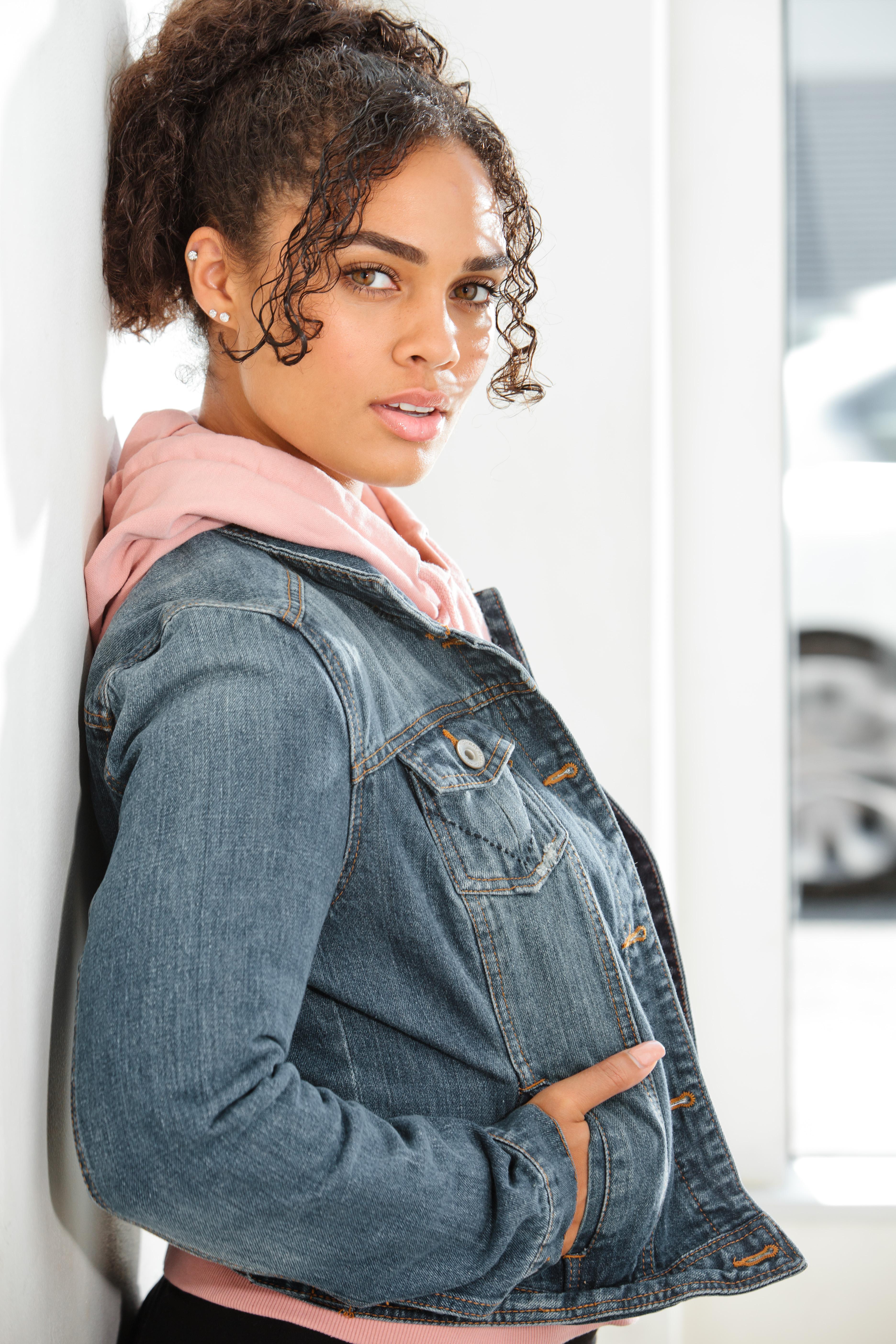 actor Ravyn Rochelle large photo