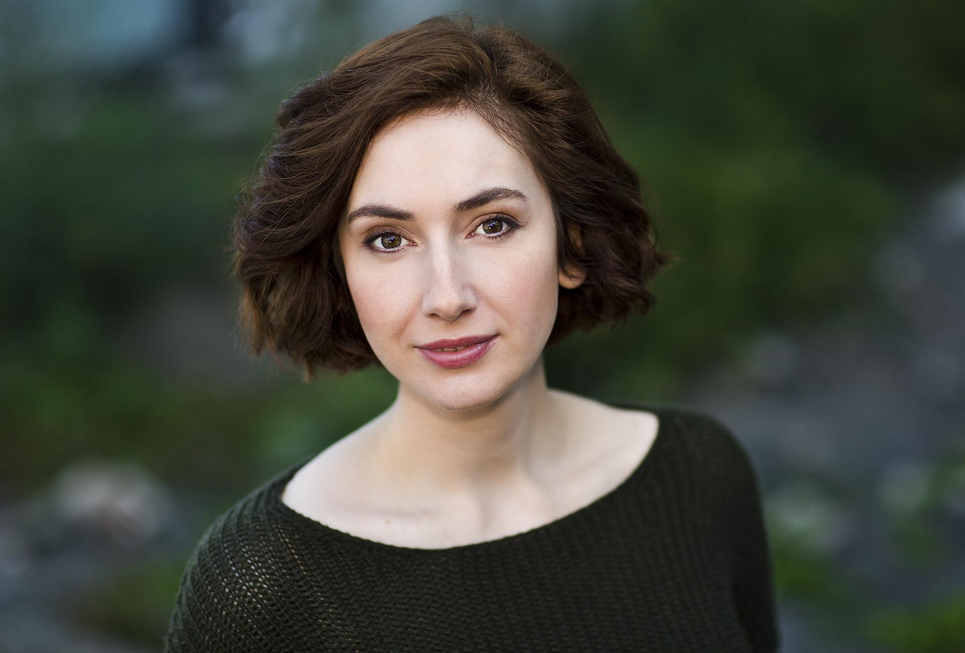 actor Stephanie Chapman-Baker large photo