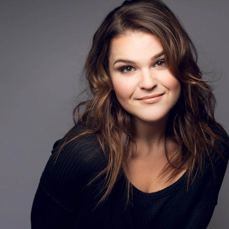 actor Annie Funke large photo