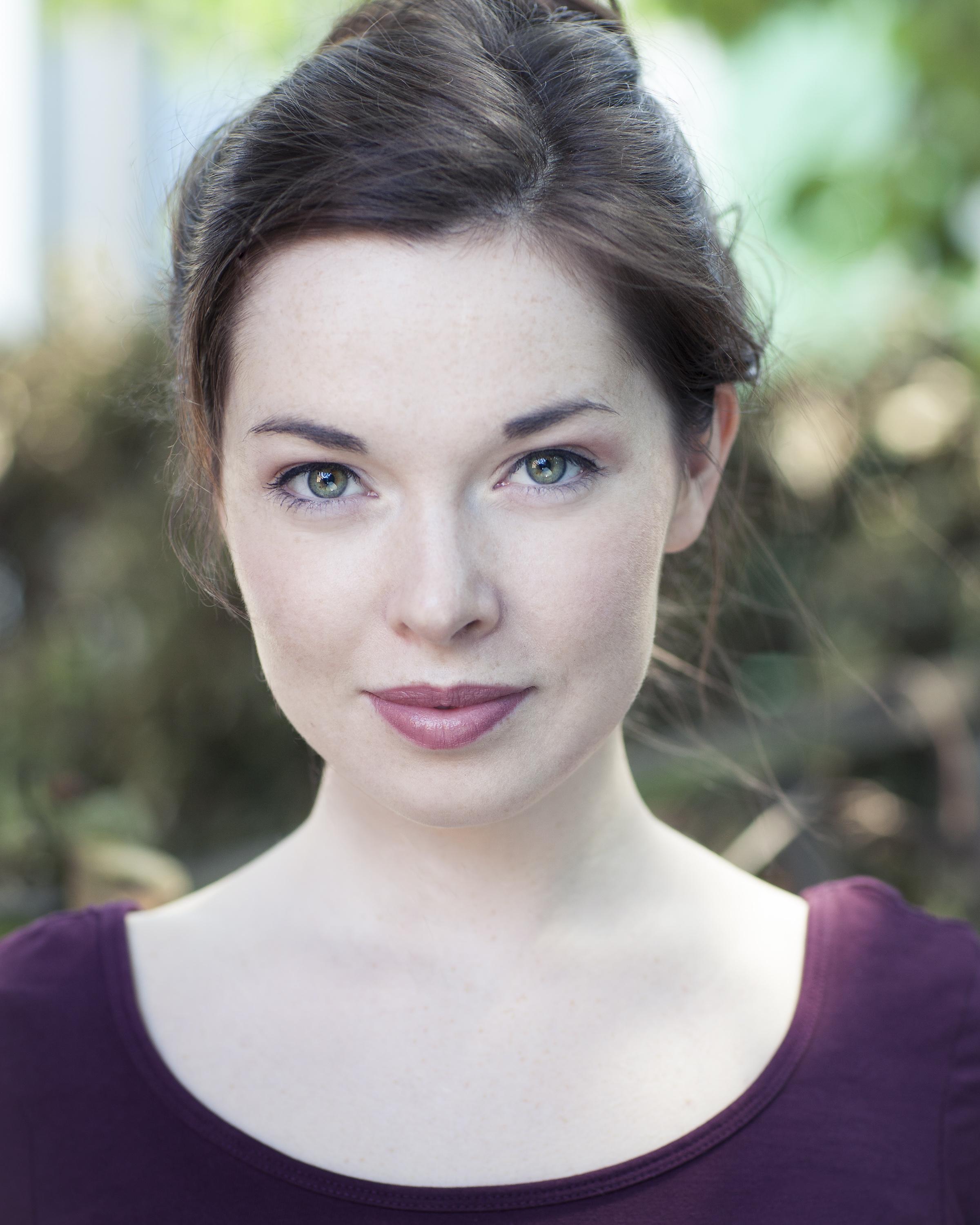 actor Lianne Harvey large photo