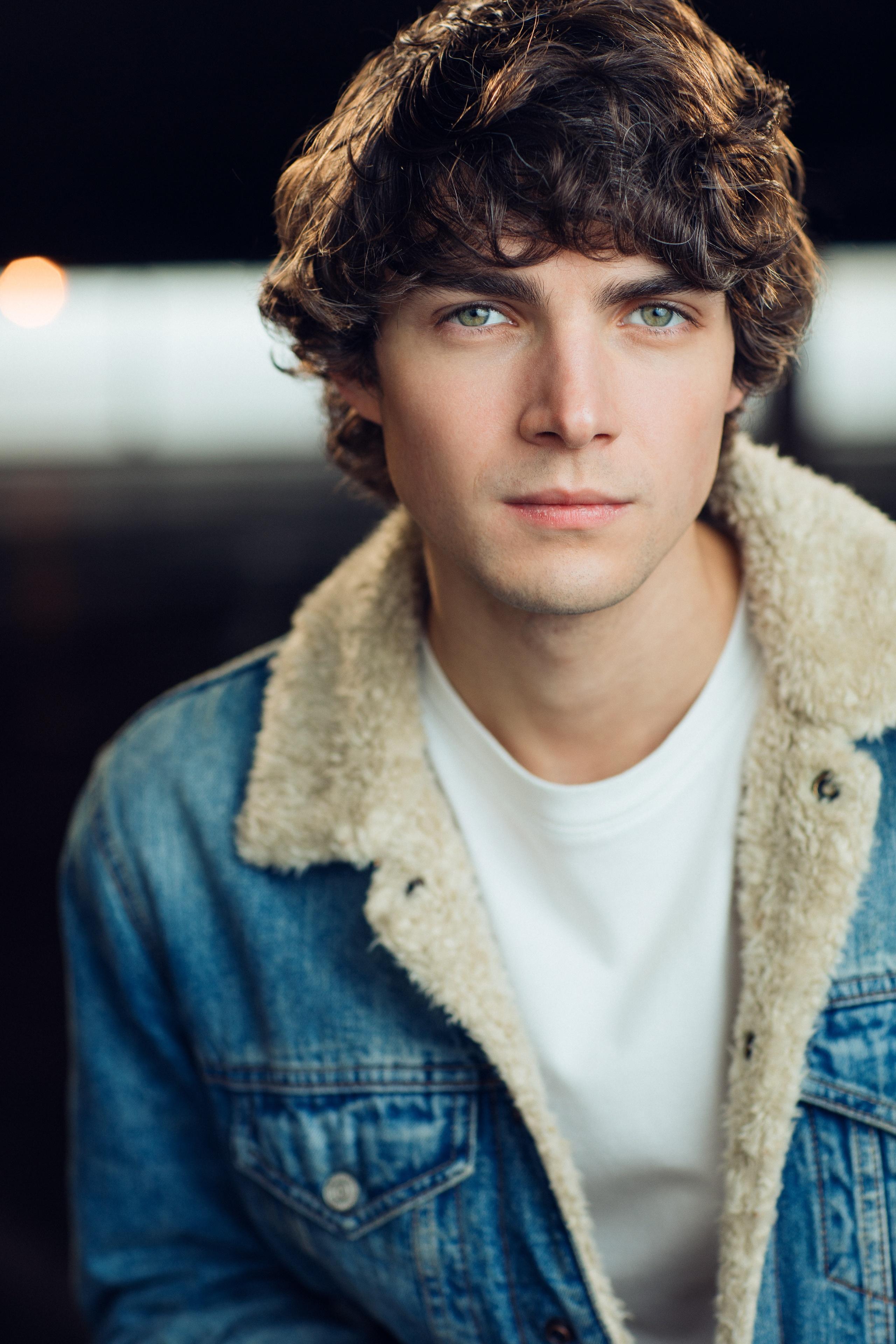 actor Damon McKinnis large photo