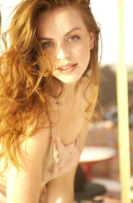 actor Eliza Swenson large photo