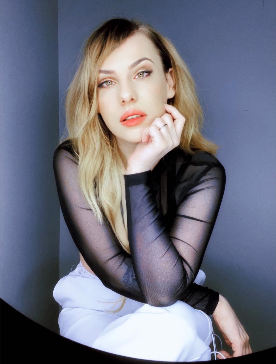 actor Sara Secora large photo