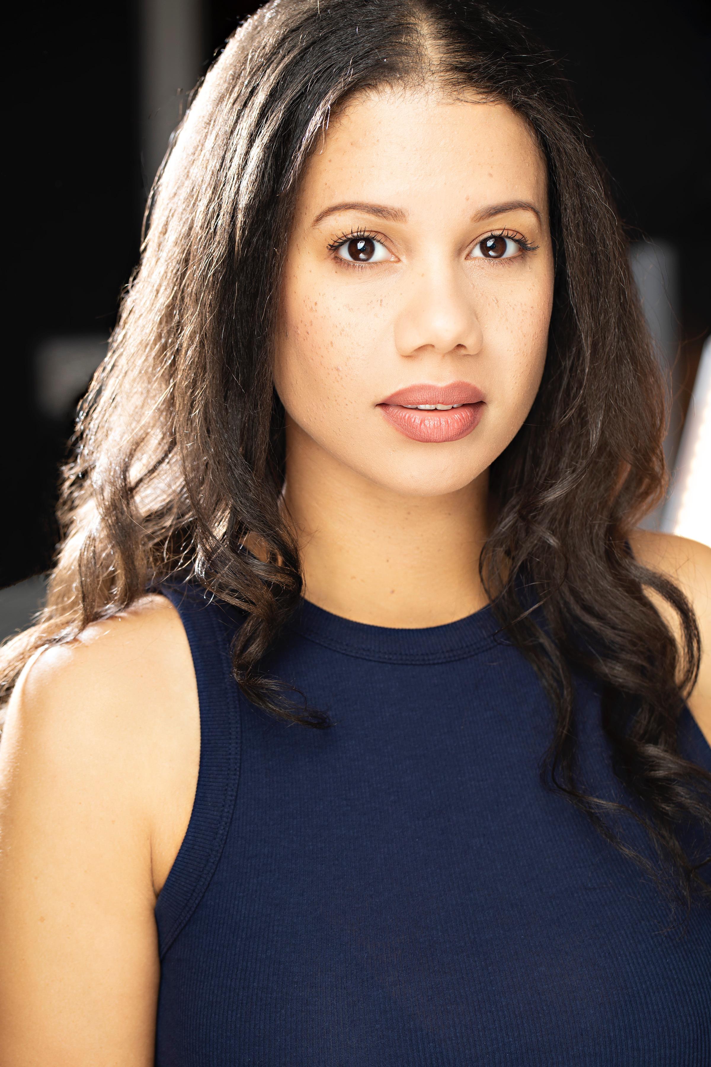 actor Nicole Burgess large photo