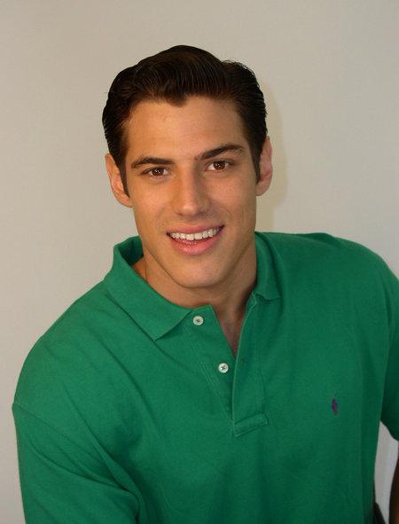 actor Geoff Ward large photo