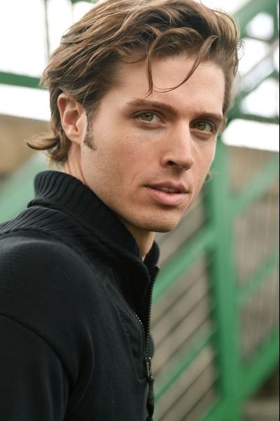 actor Brock Kelly large photo