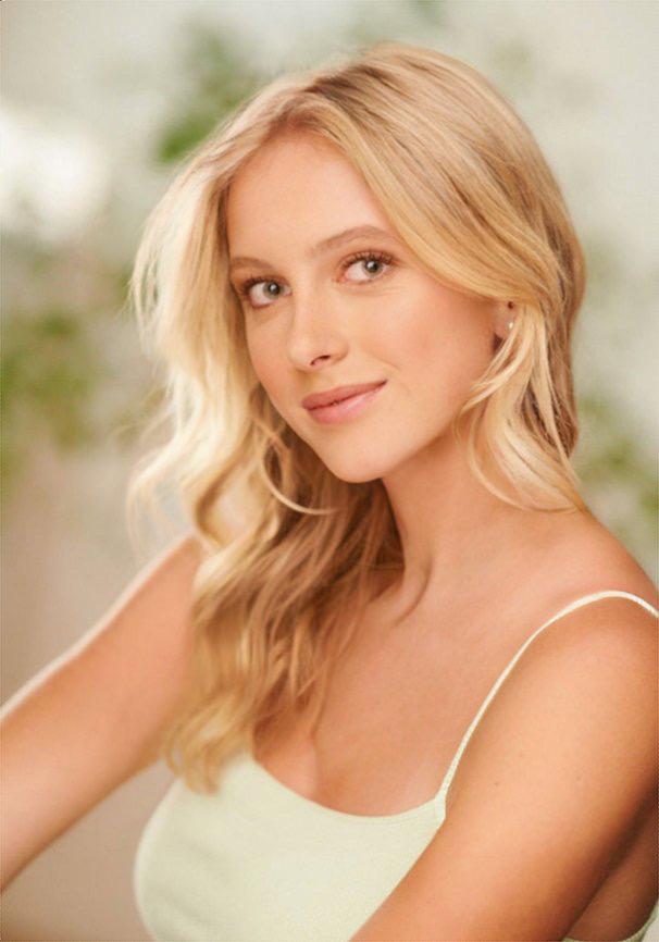 actor Lauren Peters large photo