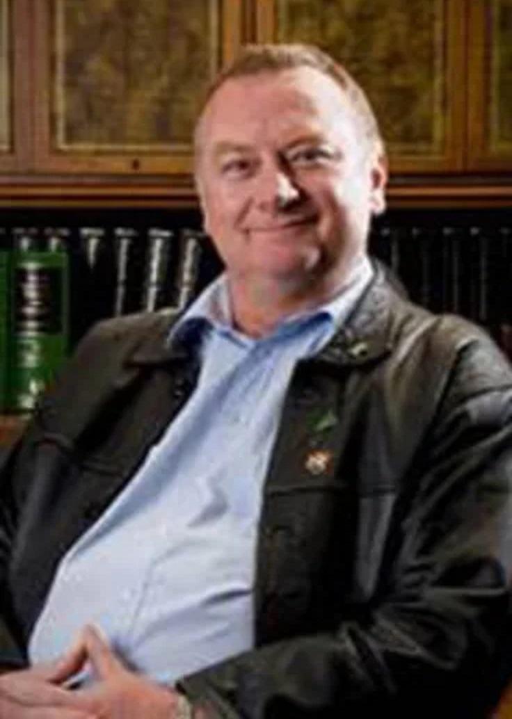 actor Alan Cinis large photo