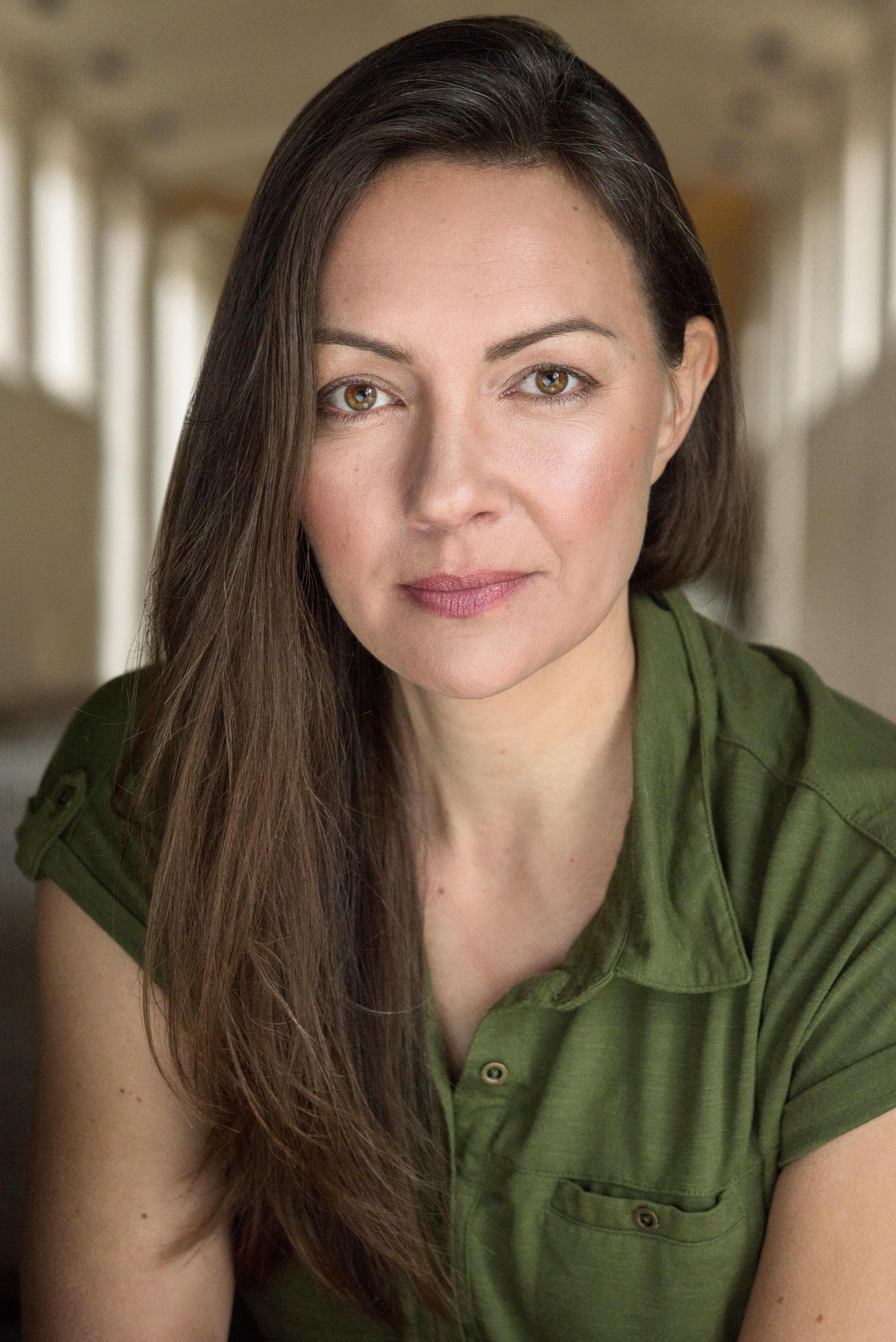 actor Stephanie Wallace large photo