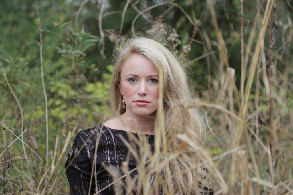 actor Kelsey Lamb large photo