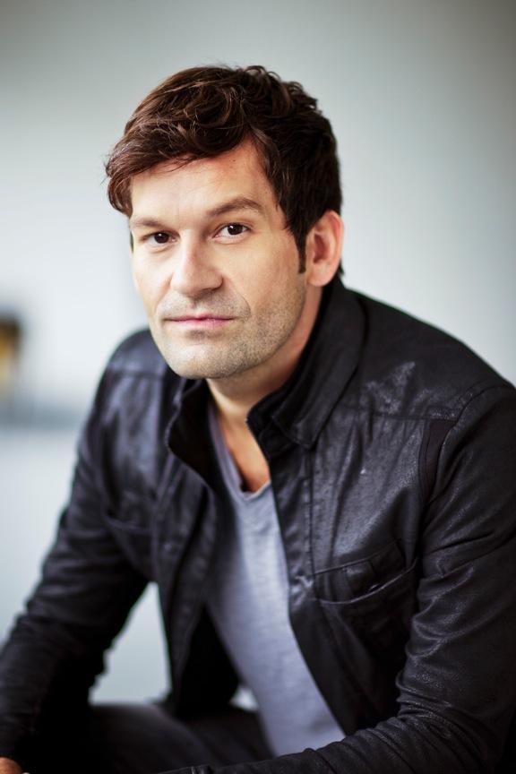 actor Claude Gagnon large photo