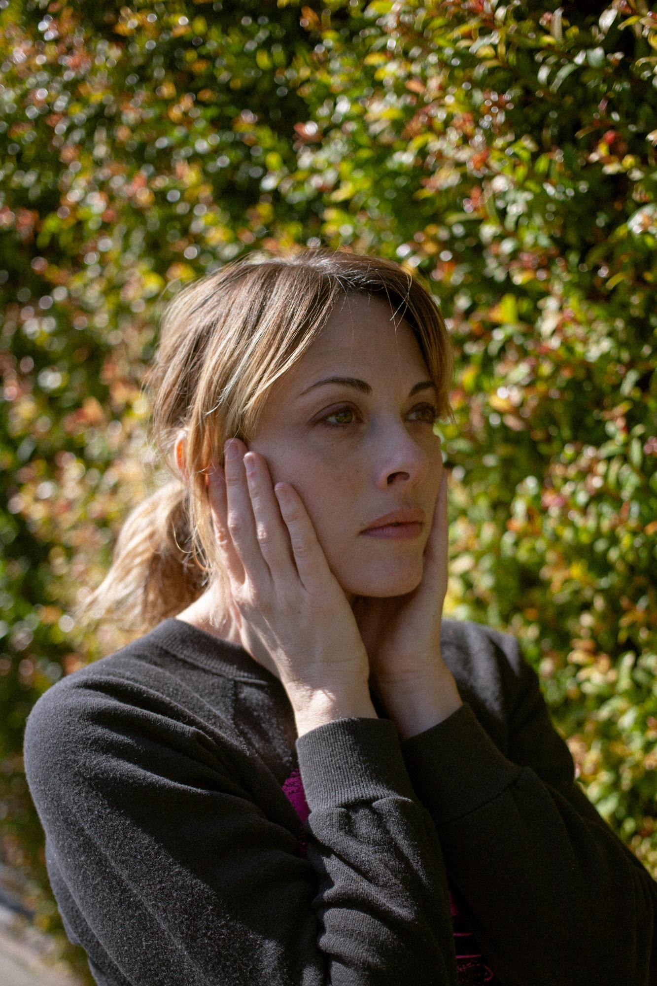 actor Julie Mond large photo