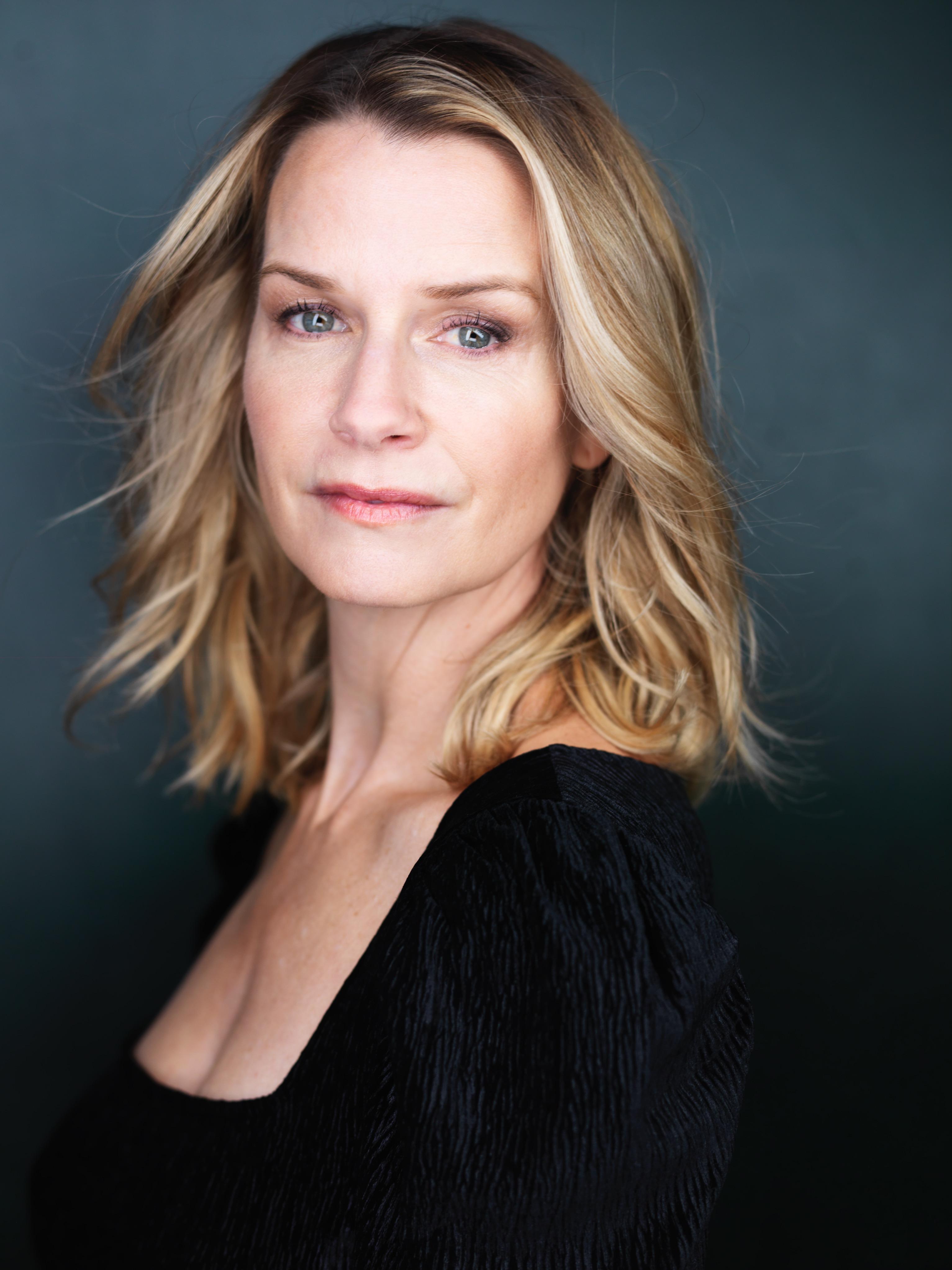 actor Shannan Wilson large photo