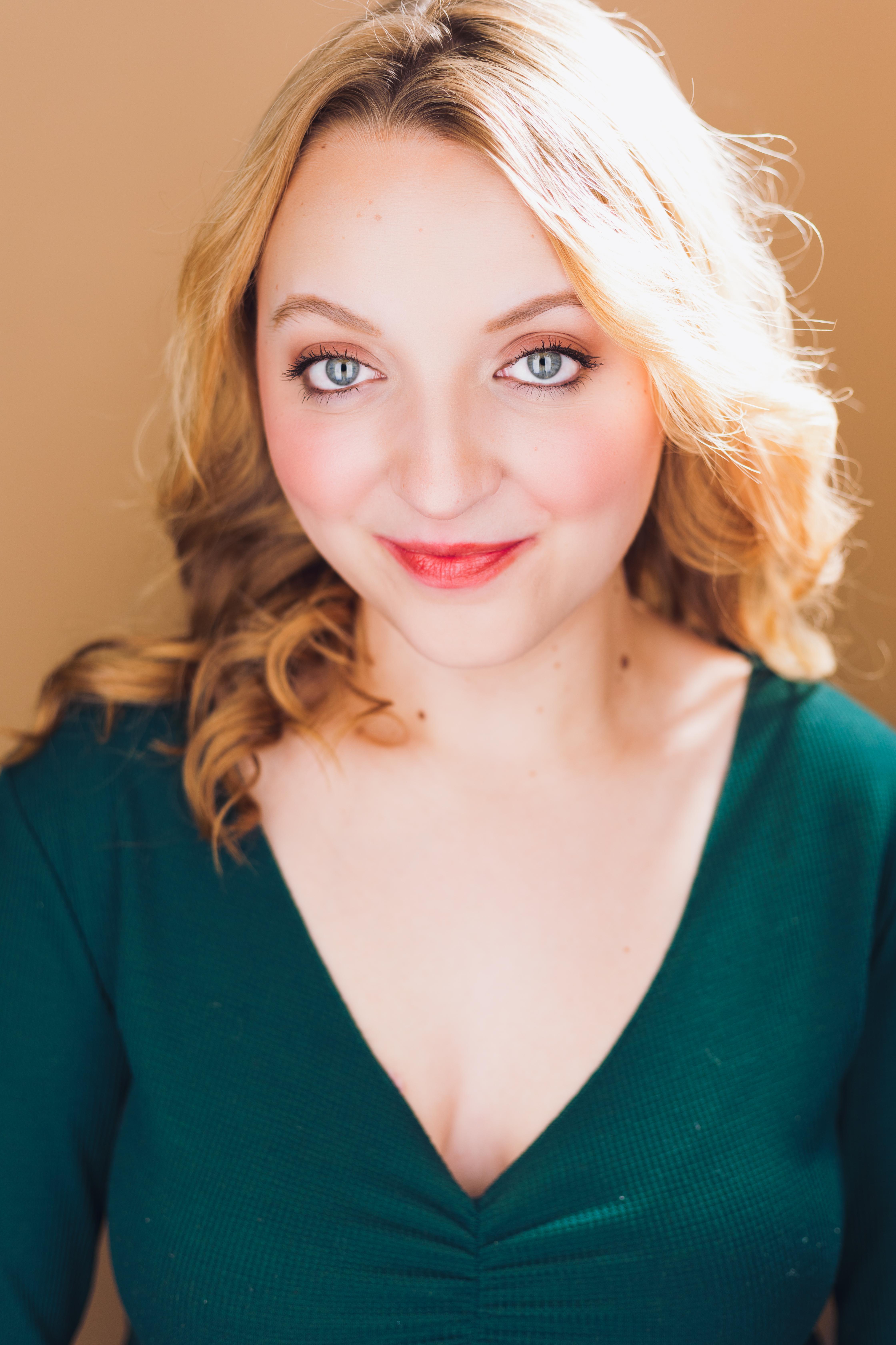 actor Lucy Turner large photo