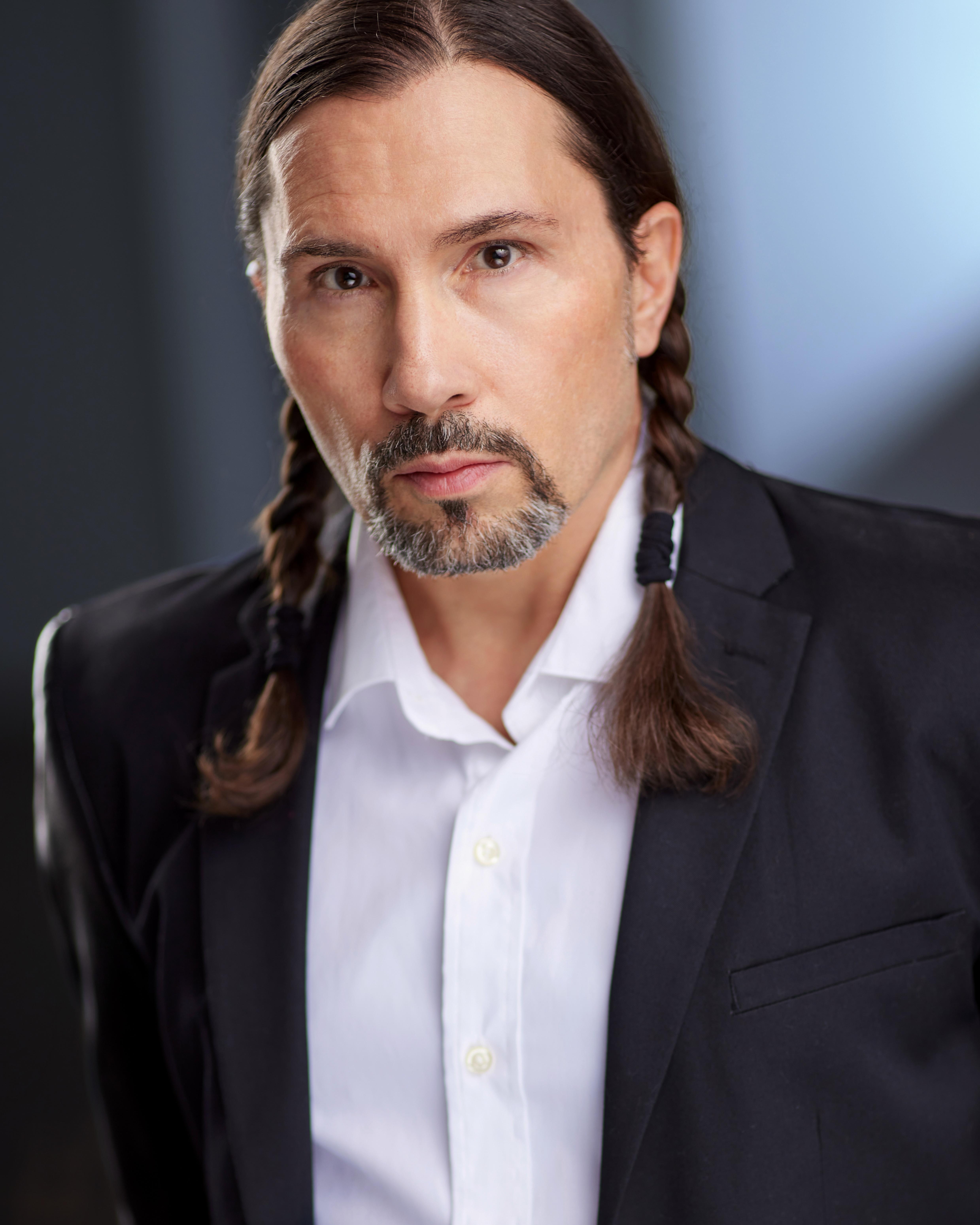 actor Delno Ebie large photo