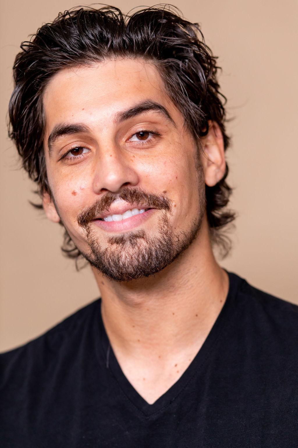 actor Elias Brett large photo